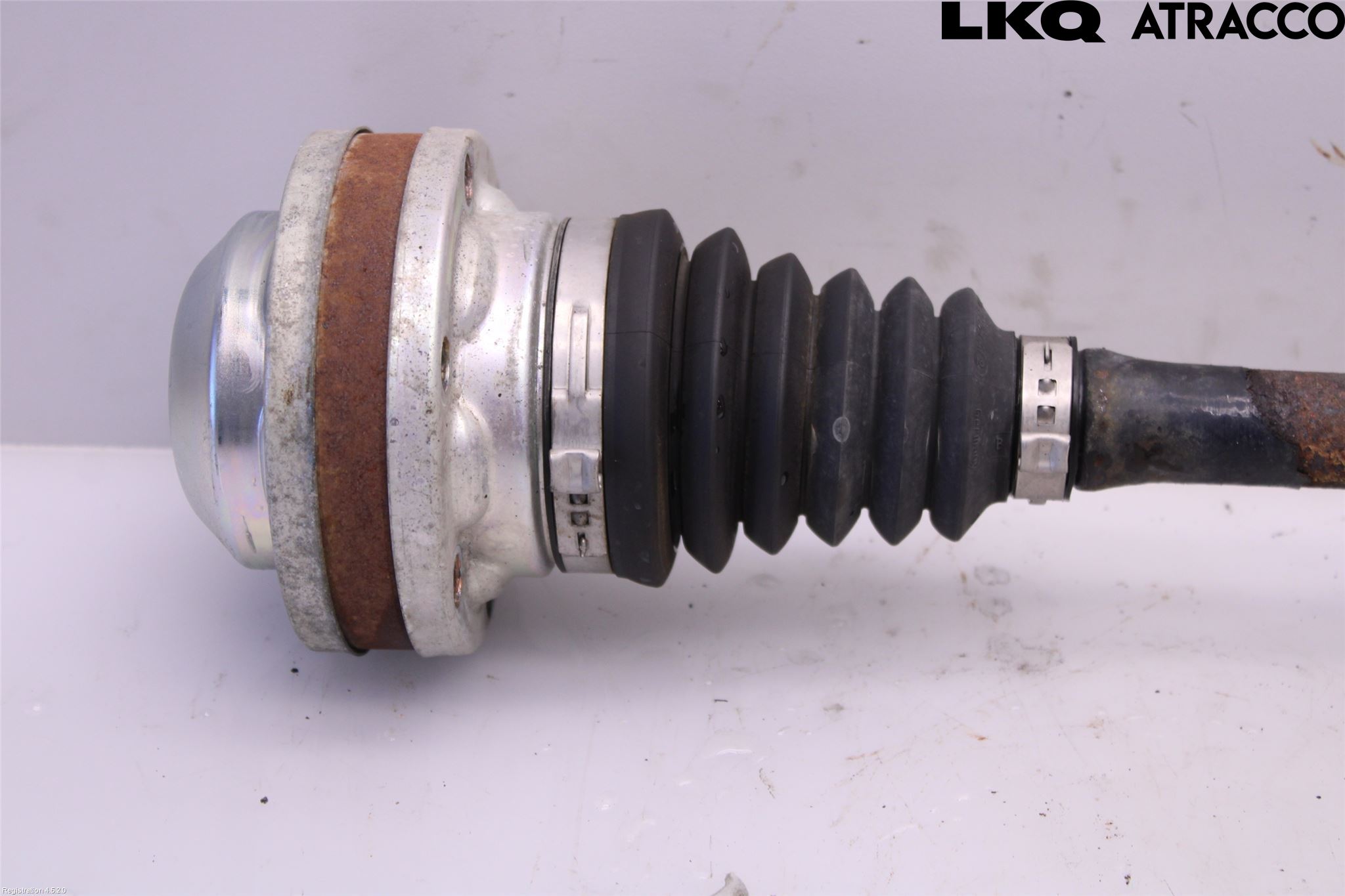 Volkswagen VW PASSAT 15-19 Drivaksel Foran Kompl Venstre