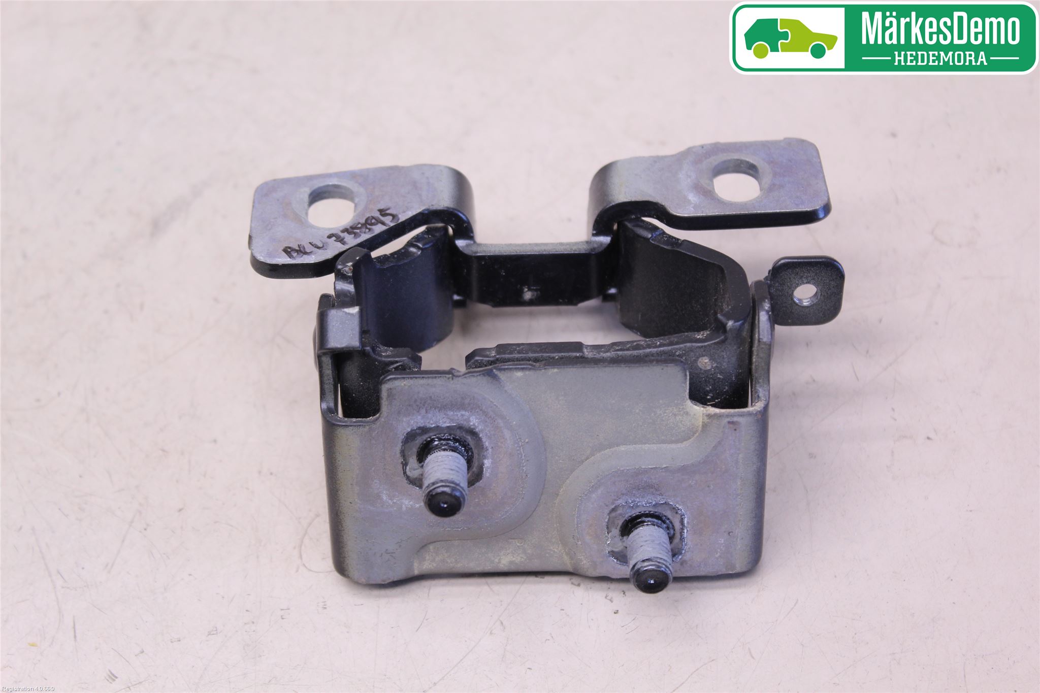 BMW 1 F20/F21 11-19 Bakluke Hengsel Venstre