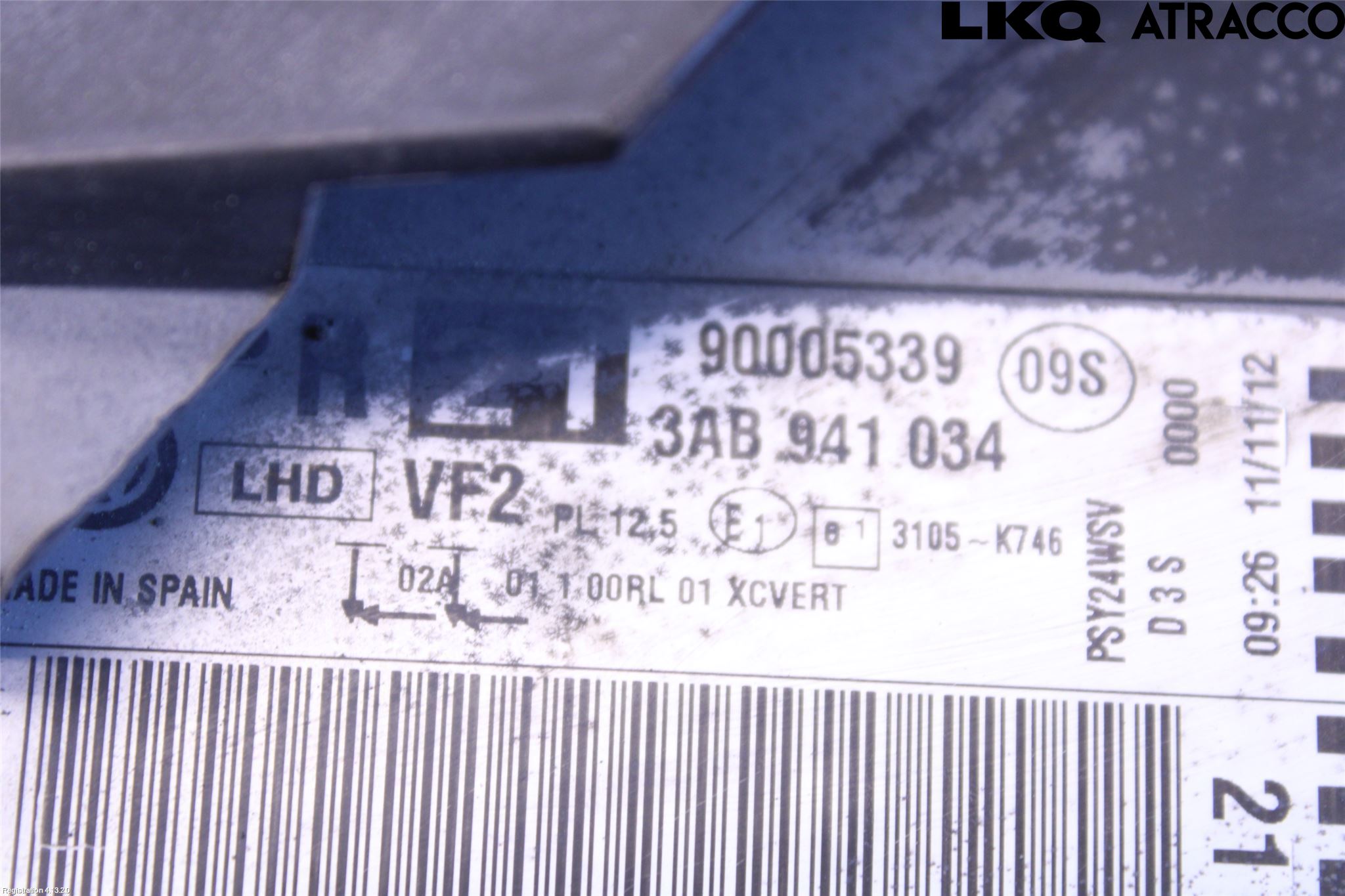 Volkswagen VW PASSAT 11-14 Frontlykt Høyre