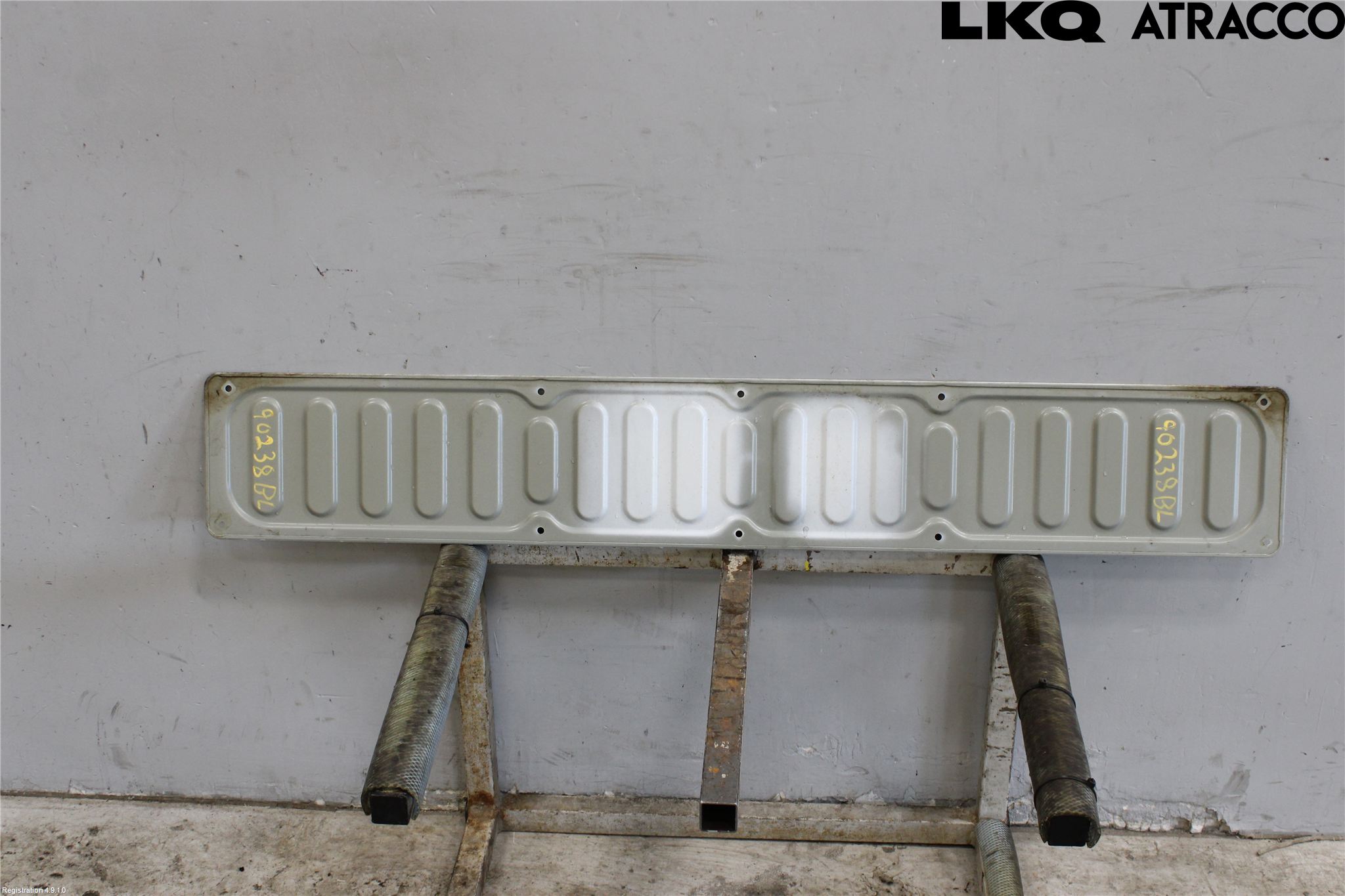 Toyota HILUX 16- Innr Bakluketrekk