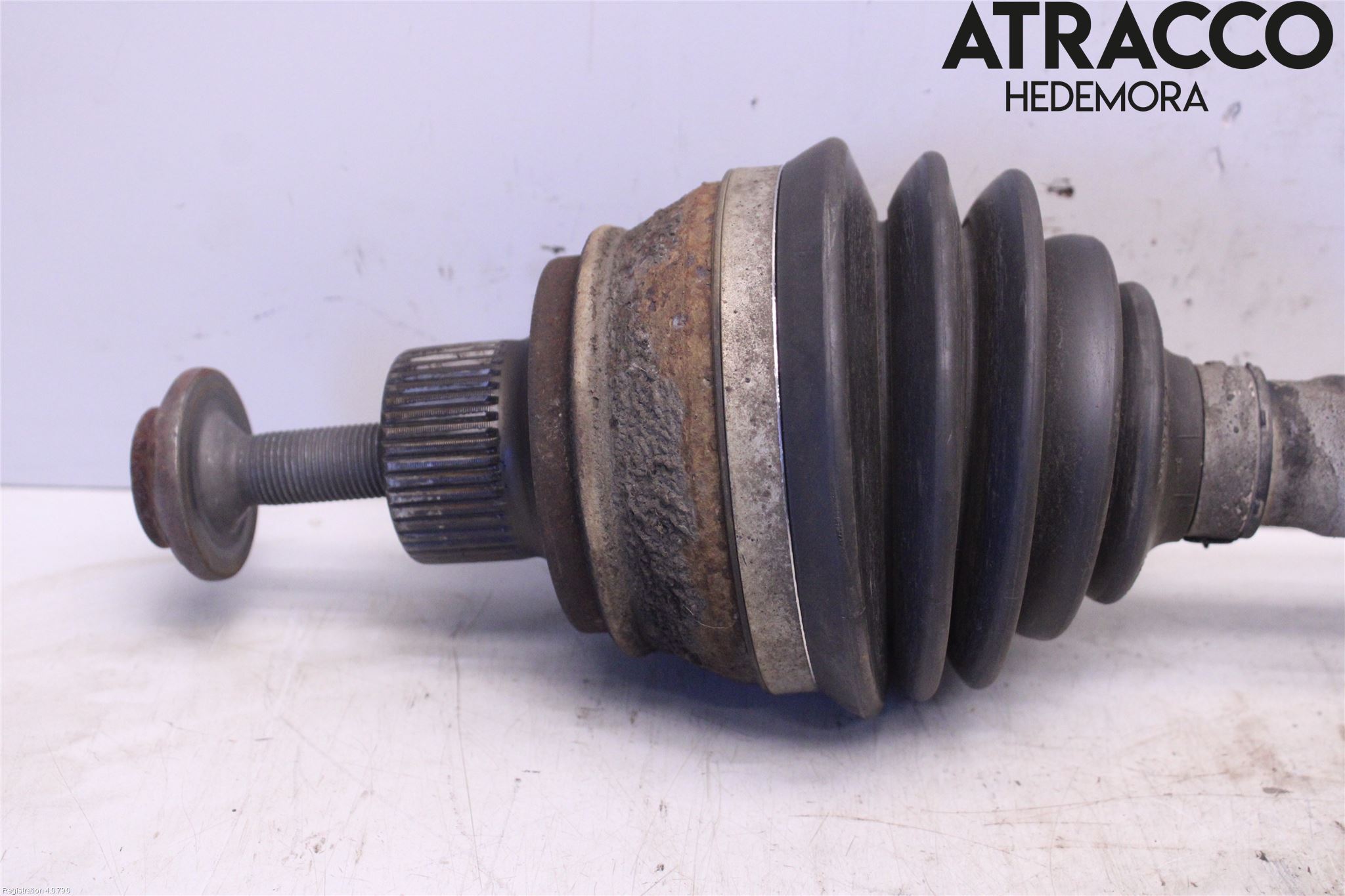 Audi A4/S4 08-11 Drivaksel Foran Kompl Høyre