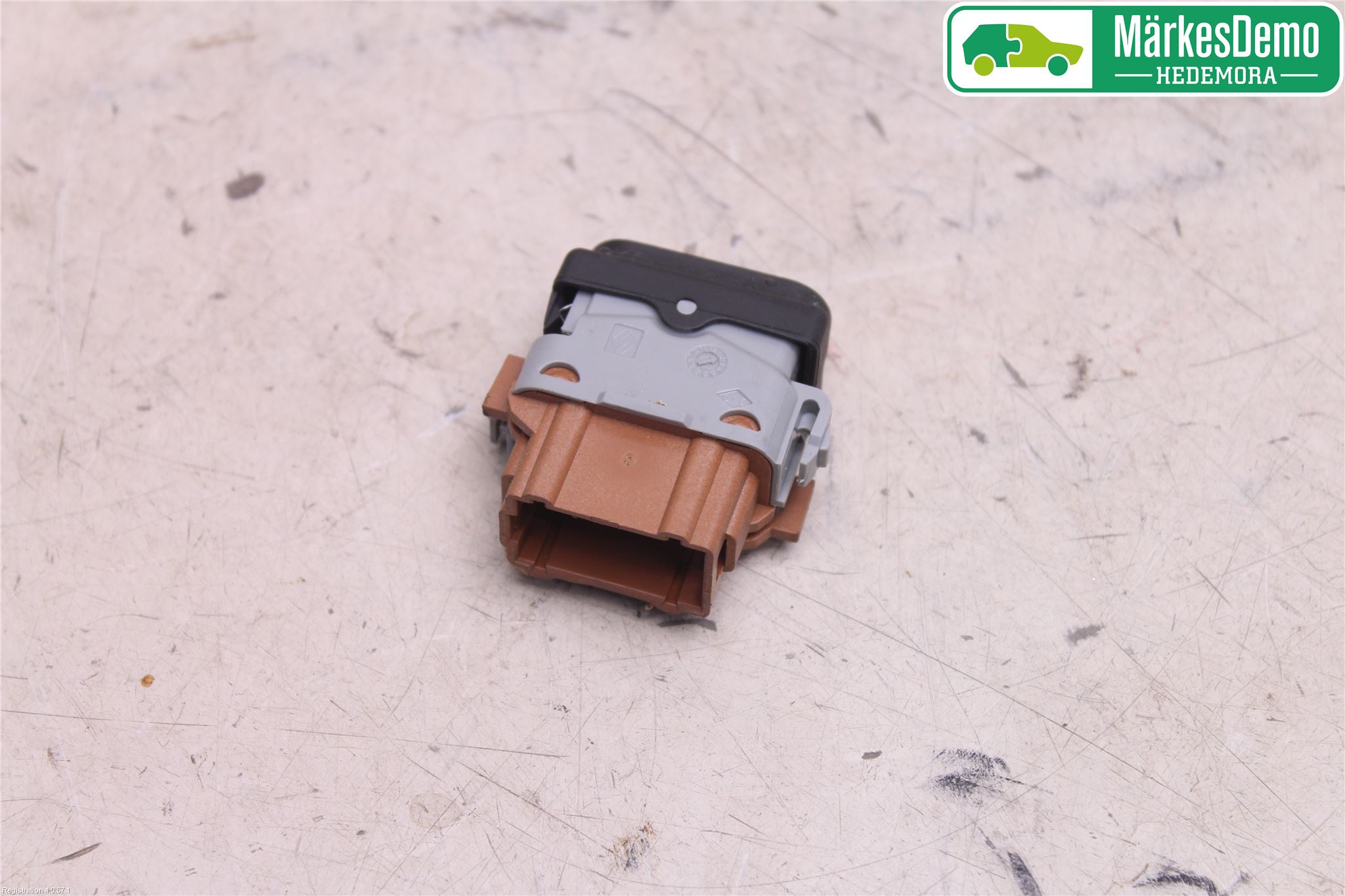 Nissan QASHQAI+2  10-14 Bryter Varmesete
