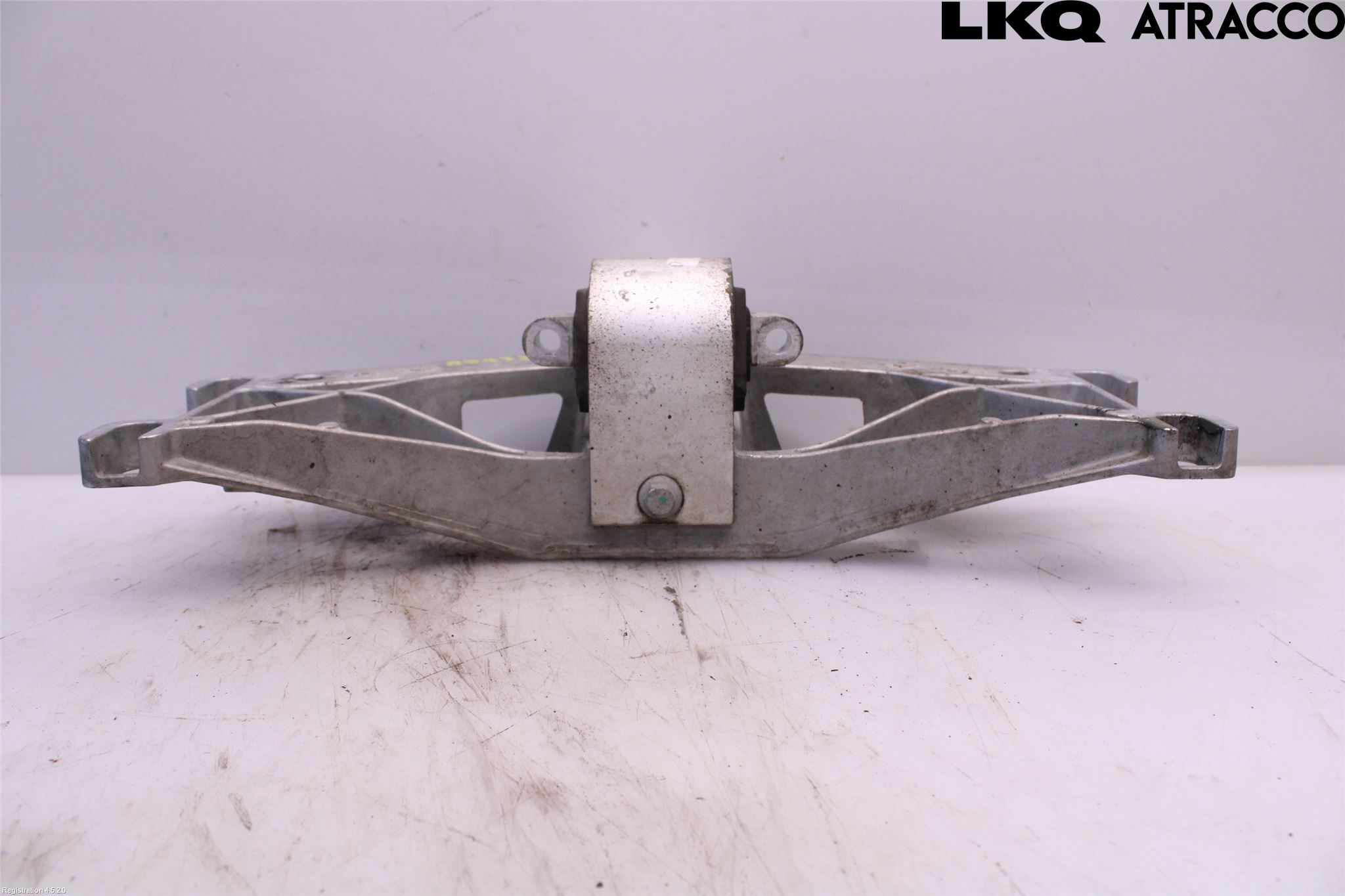 Jaguar XE (X760) 15-24 Gearkasse Bjelke - Travers