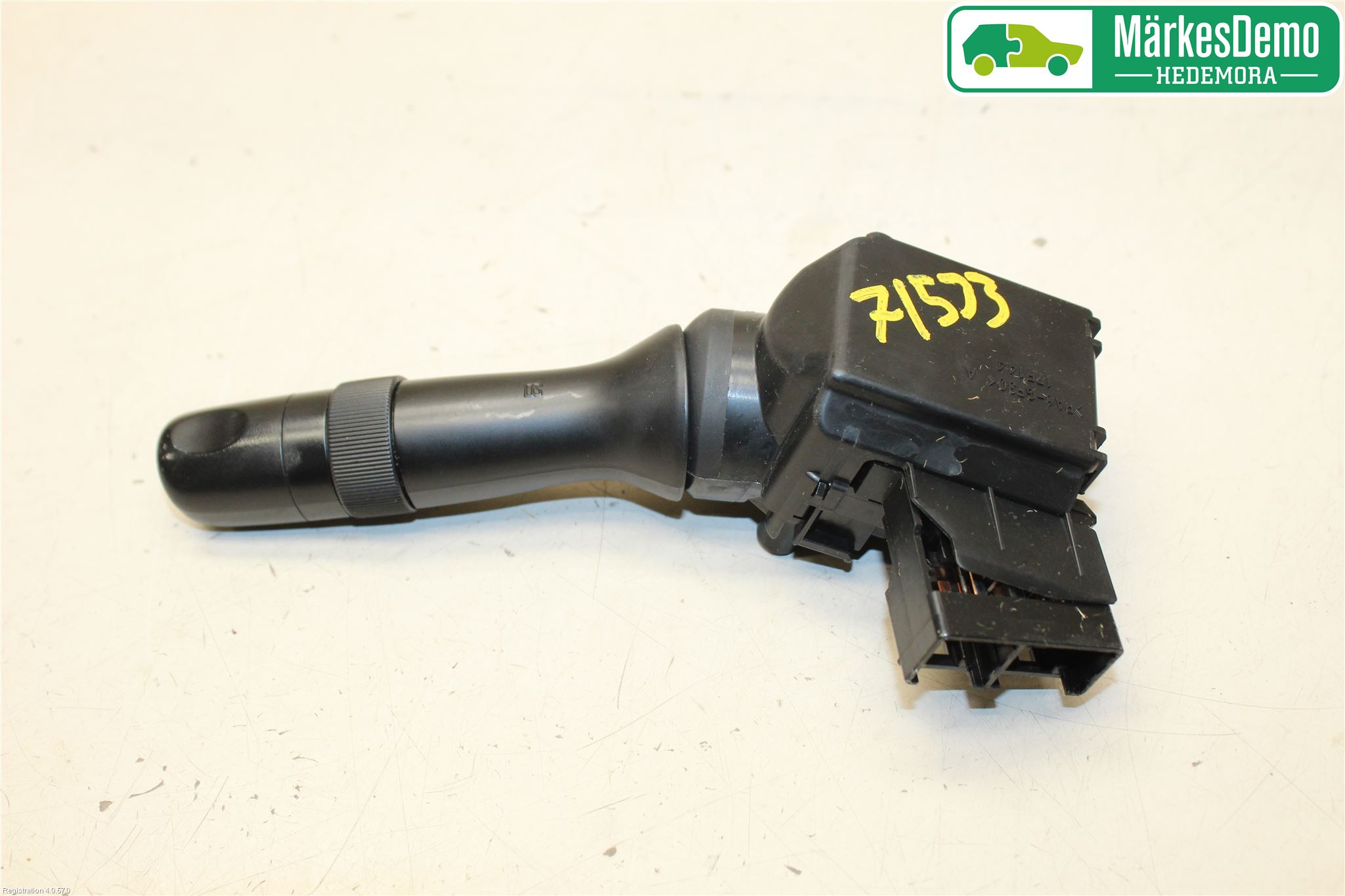 Toyota AVENSIS 09-15 Bryter Ratt Visker - Spyler