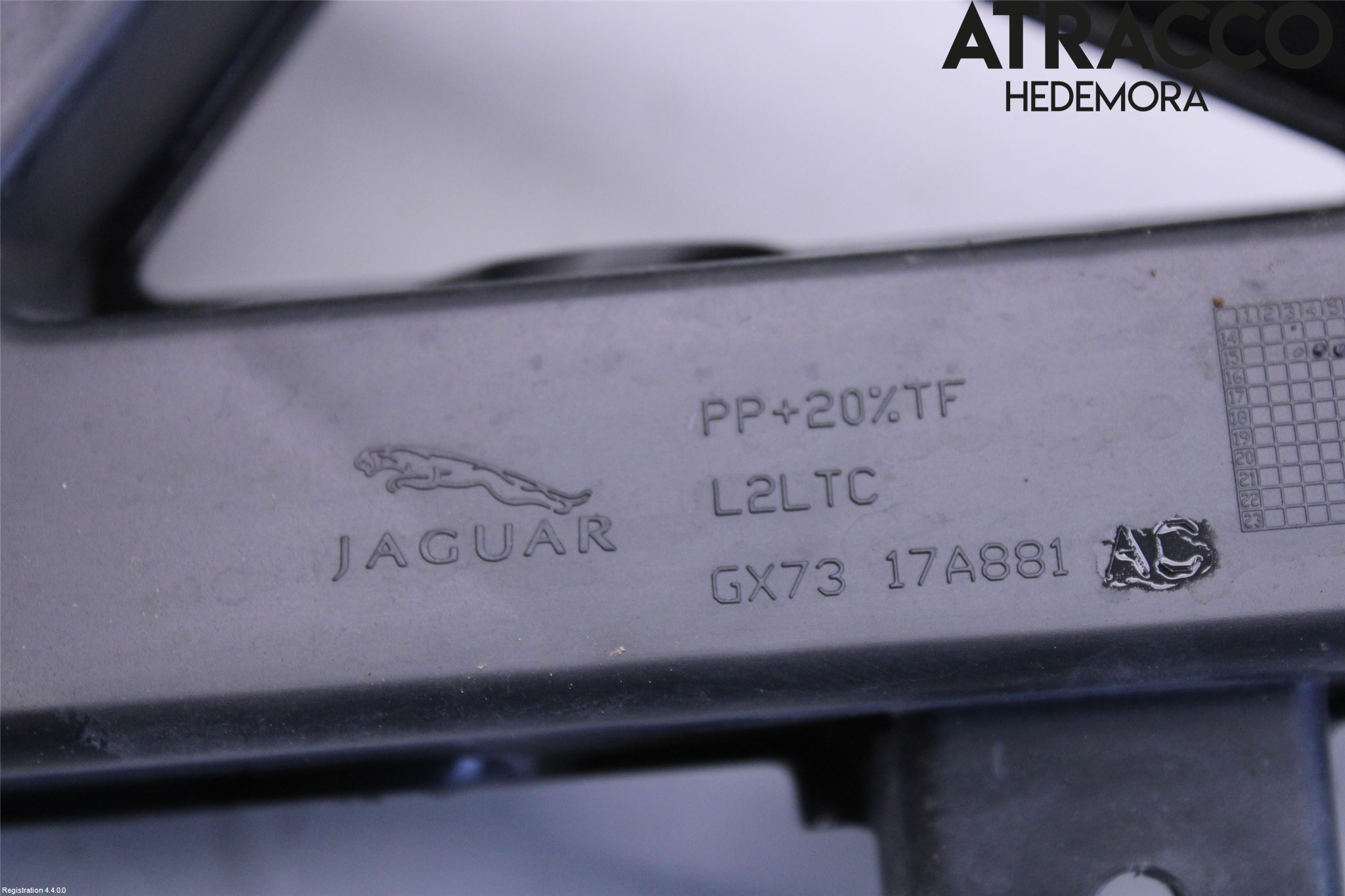 Jaguar XE (X760) 15-24 Støtfangerfeste Bak Høyre