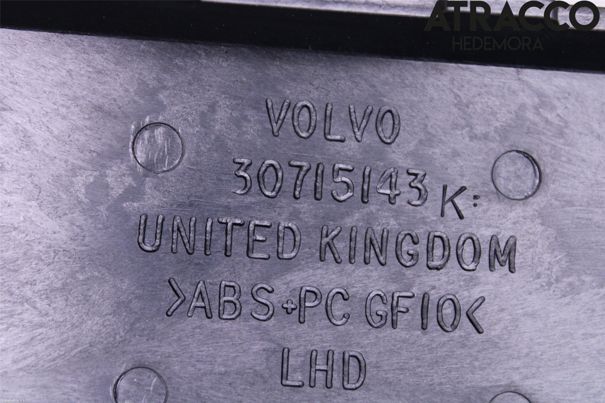 Volvo XC70 14-16 Dashbord Kanal - Dyse