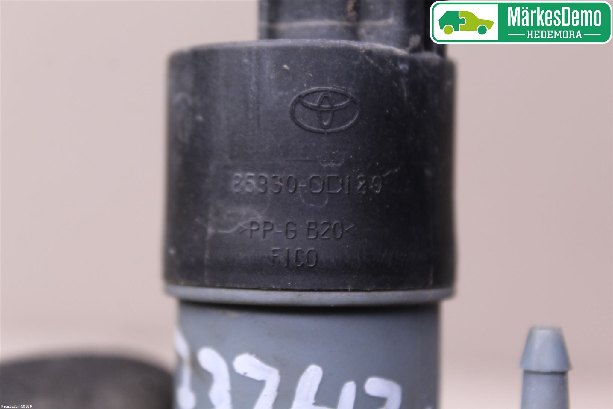 Toyota YARIS XP130 15-20 Spylerpumpe Frontrute
