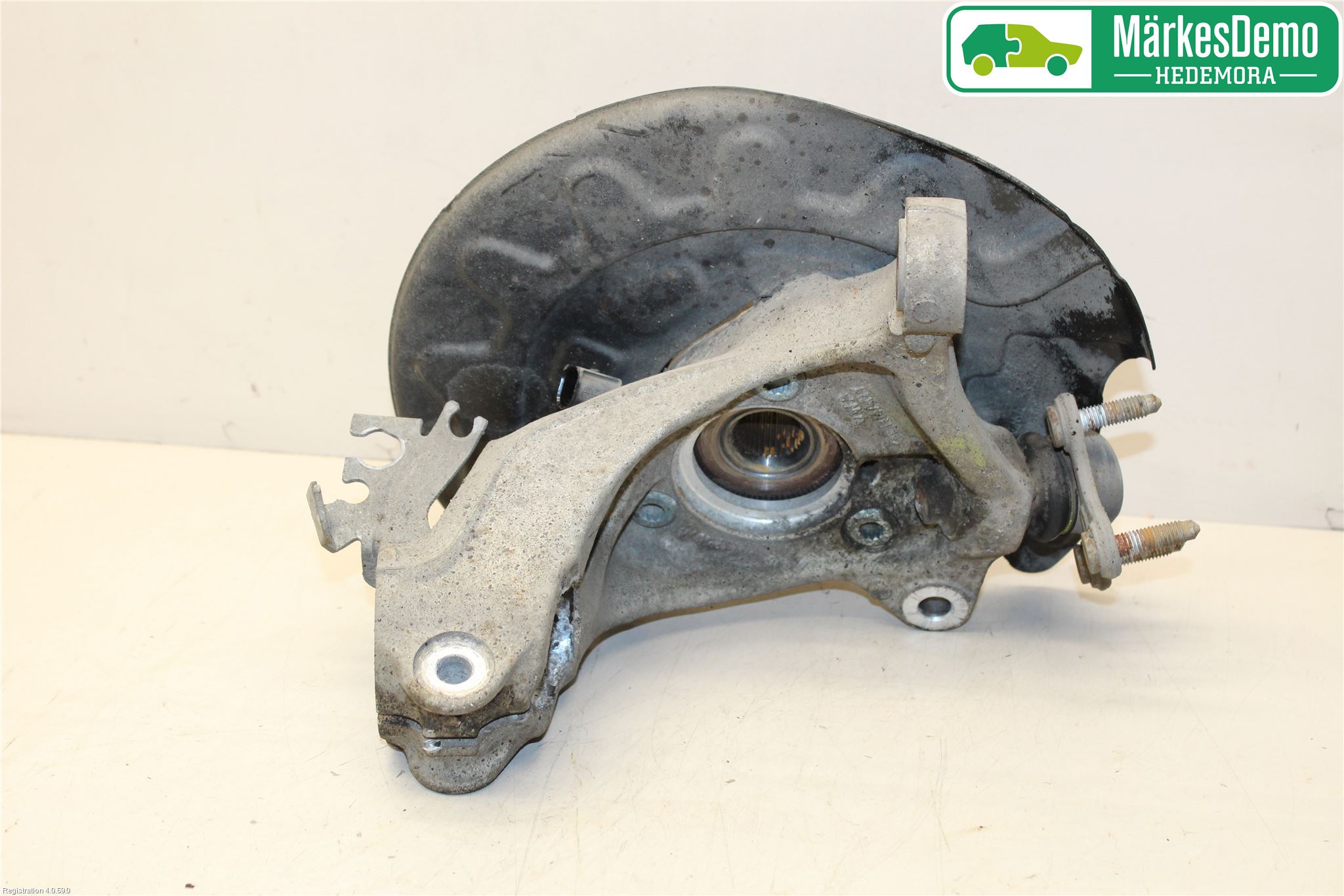 Volkswagen VW PASSAT 15-19 Spindel Hf