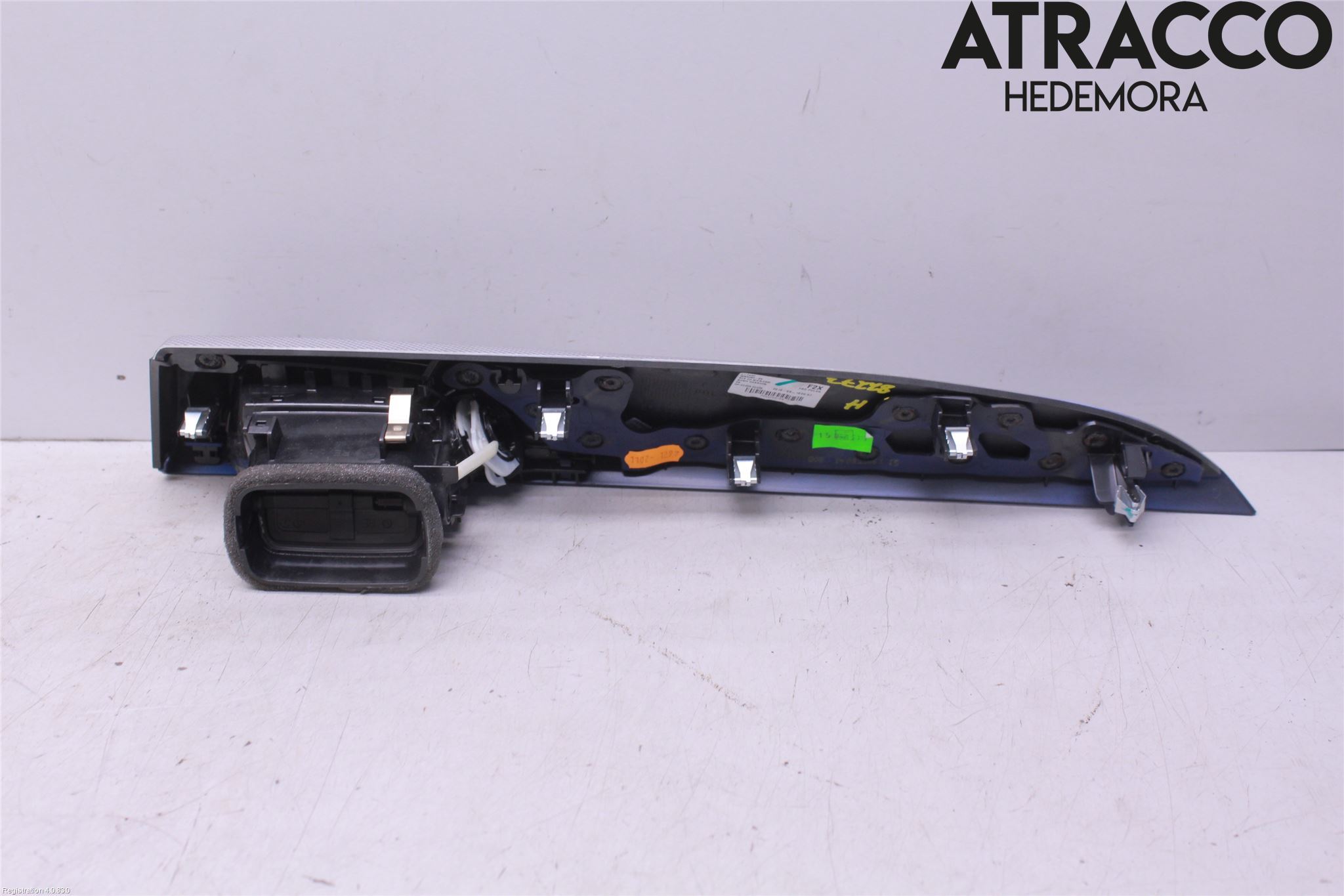 BMW 1 F20/F21 11-19 Dashbord Kanal - Dyse
