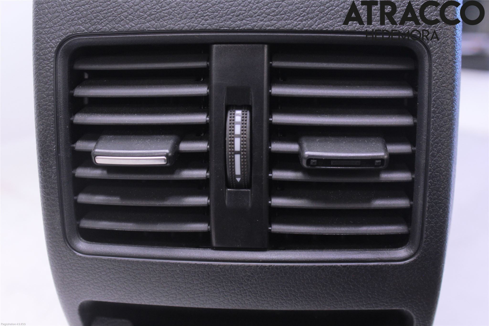 Mercedes-Benz MB CLA-KLASS (C117/X117) 13-19 Innr Konsoll-Lomme