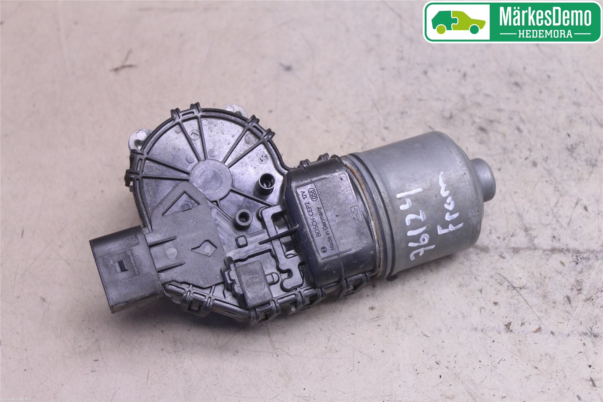 Ford FOCUS     04-07 Viskermotor Frontrute