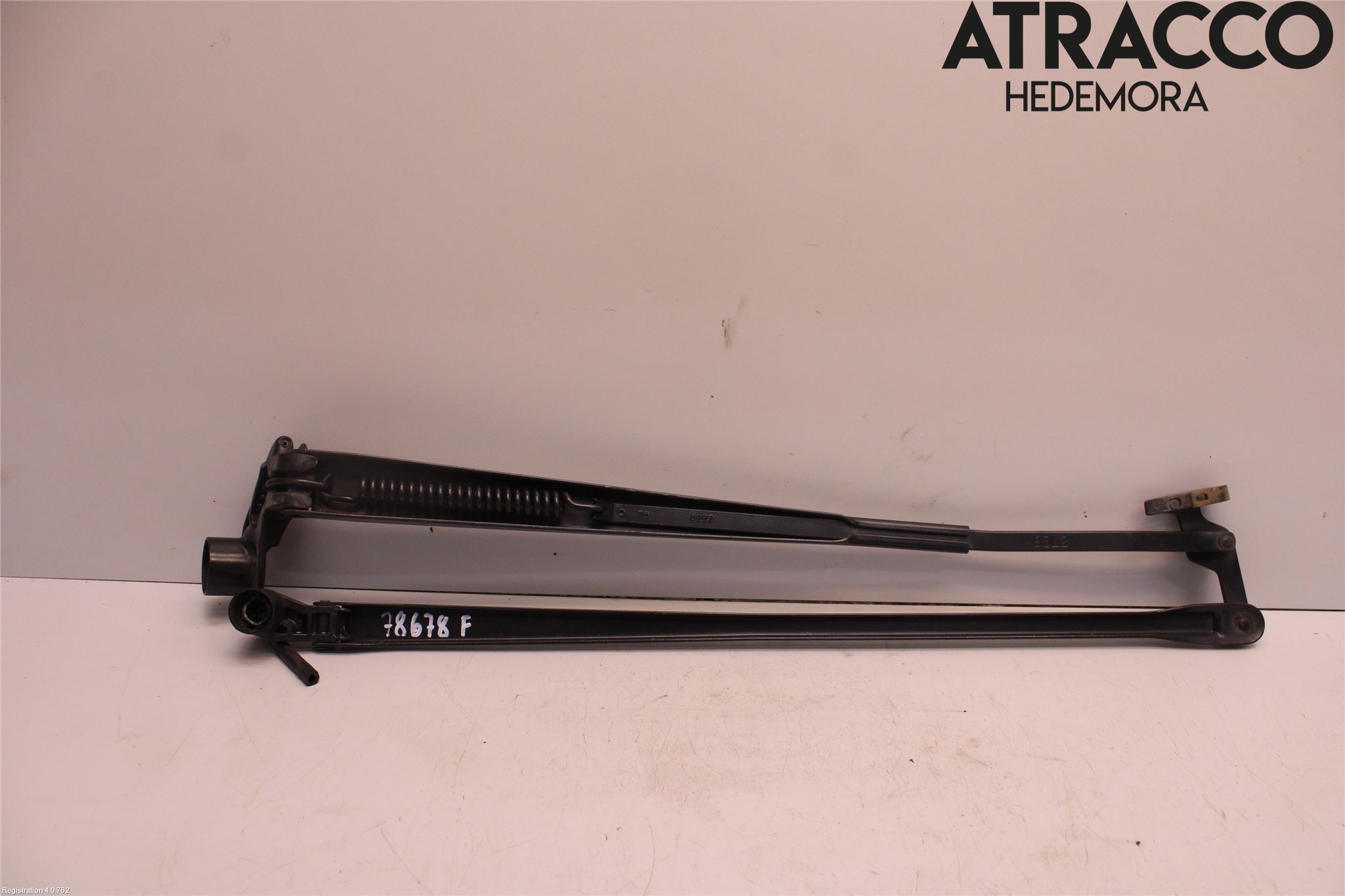 Toyota YARIS XP130 12-14 Viskerarm-Armer Frontrute