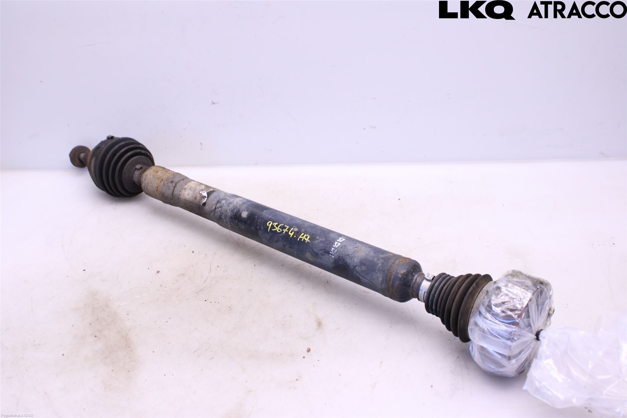 Volkswagen VW PASSAT 05-11 Drivaksel Foran Kompl Høyre