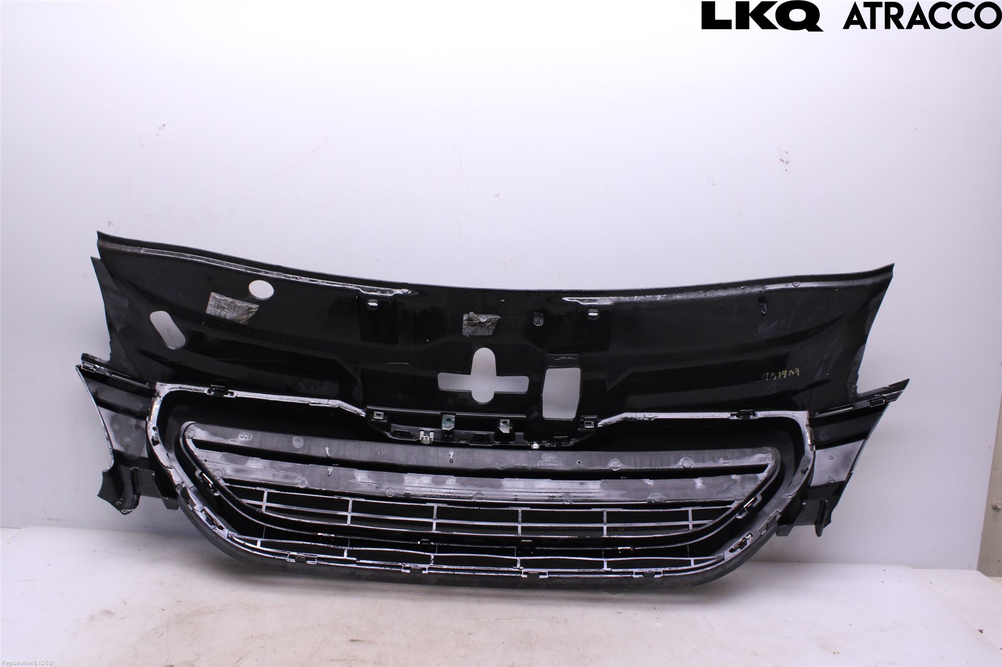 Peugeot 2008 13-20 Grill Komplett