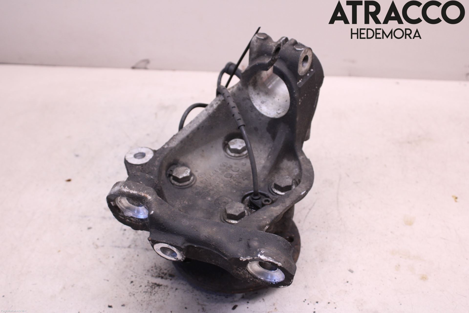 BMW 1 E87/81 5D/3D 03-11 Spindel Vf