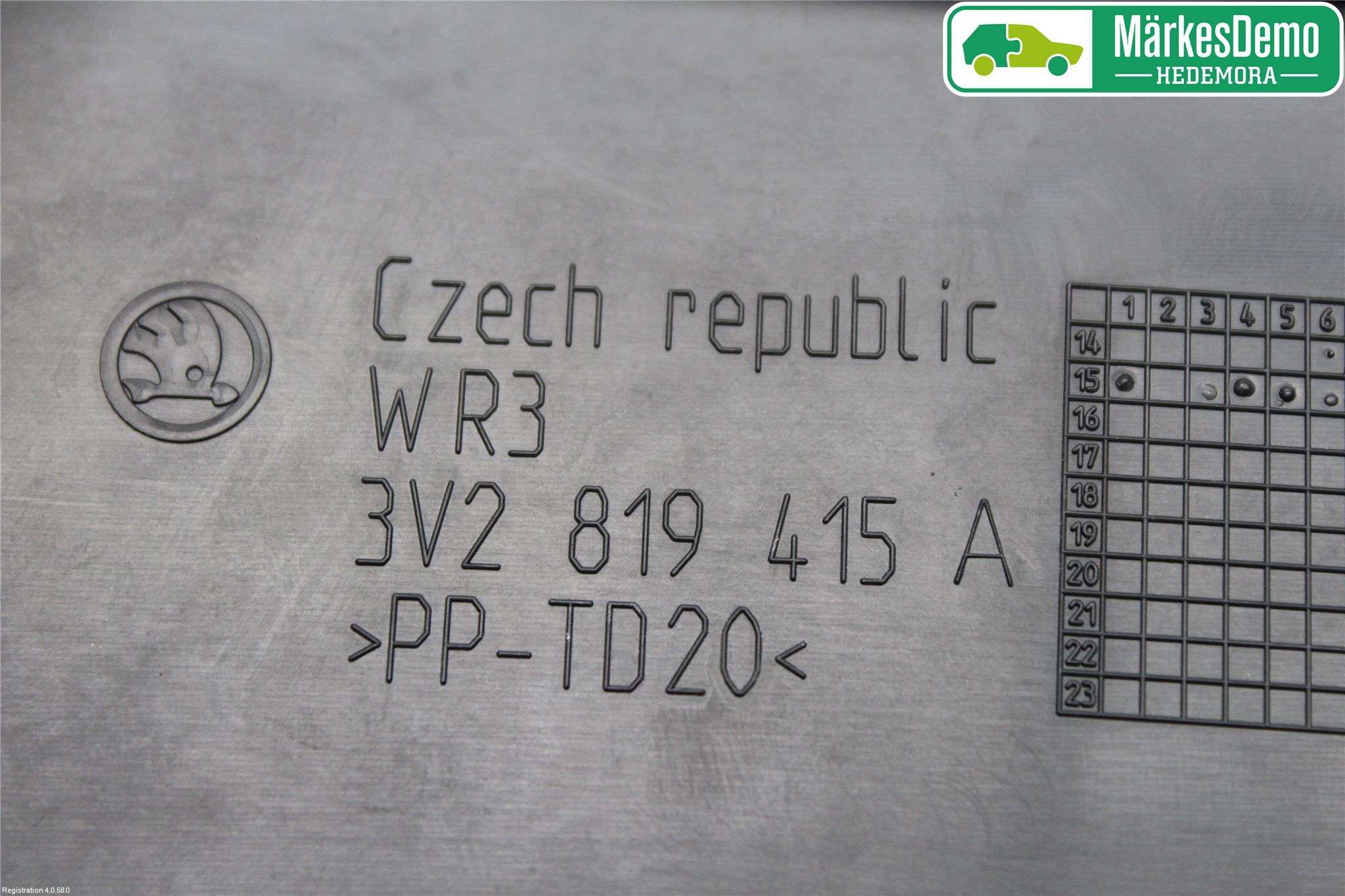 Skoda SUPERB 16-24 Visker Deksel-Grill-Under Frr