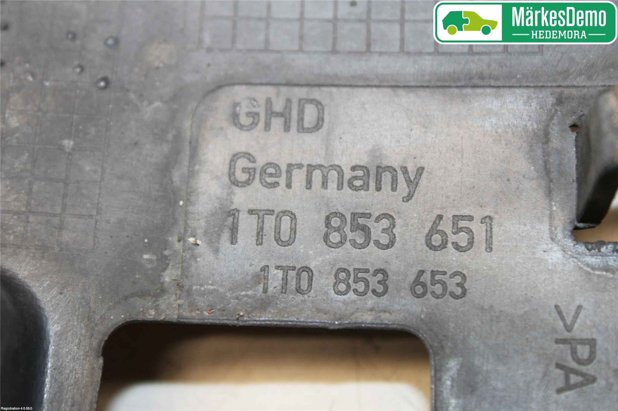 Volkswagen VW TOURAN 03-10 Grill Komplett