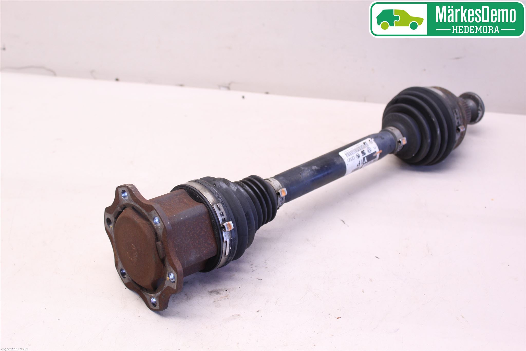 Audi A4/S4 08-11 Drivaksel Foran Kompl Venstre