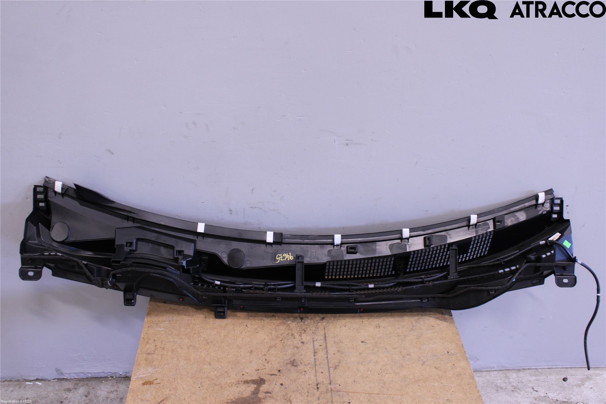 Toyota YARIS XP21 20- Visker Deksel-Grill-Under Frr