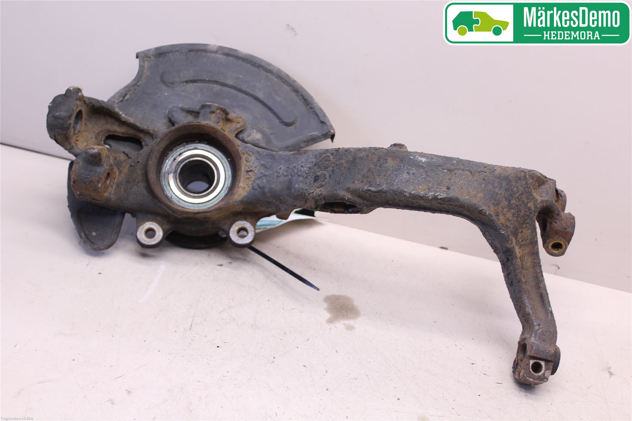 Volkswagen VW PASSAT 01-05 Spindel Hf