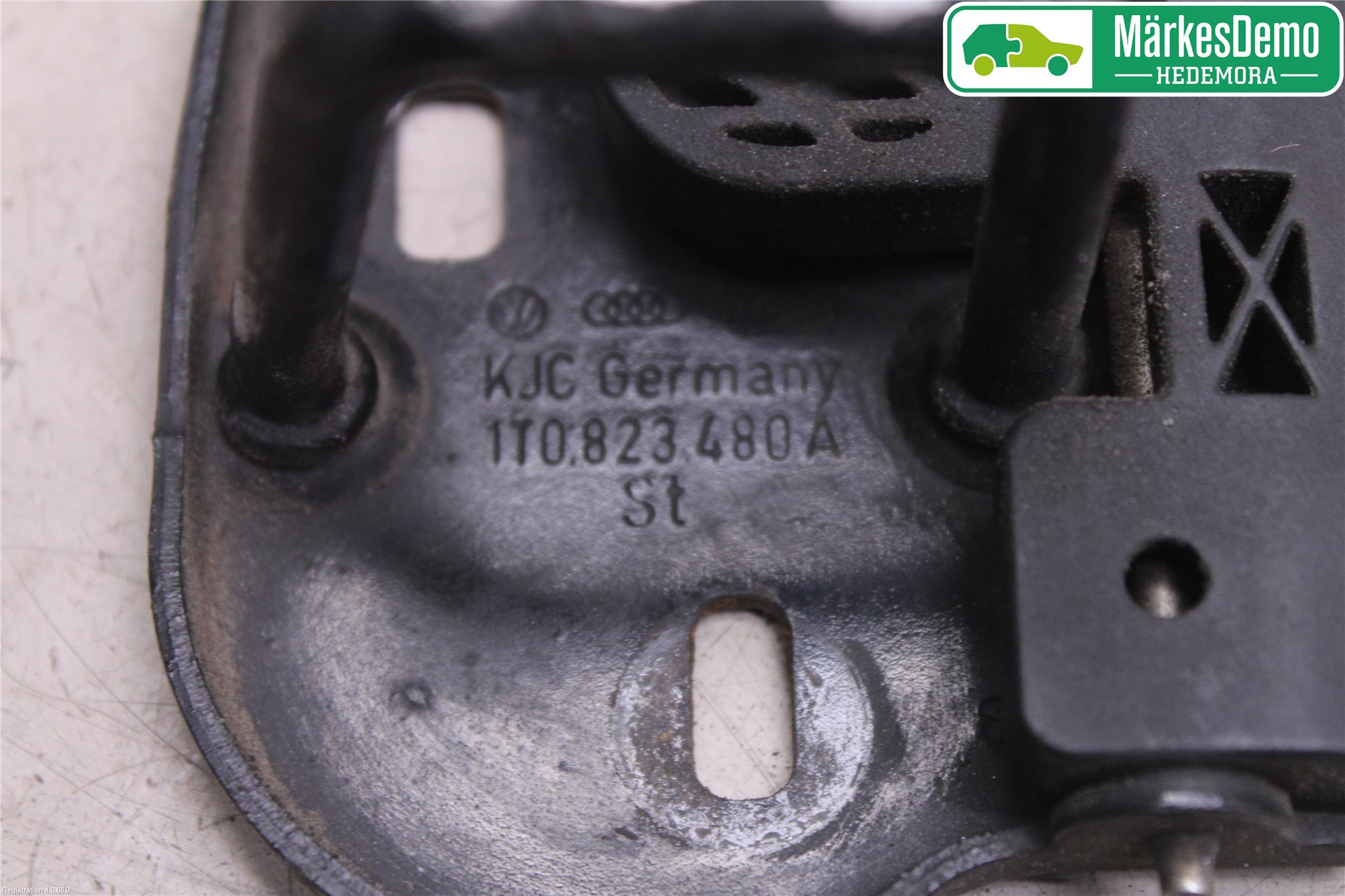 Volkswagen VW TOURAN 03-10 Panser Stormkrok