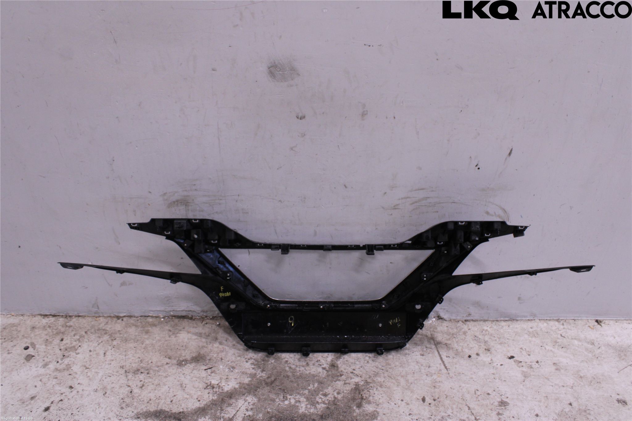 Nissan LEAF 18- Støtfanger Foran Midt Del