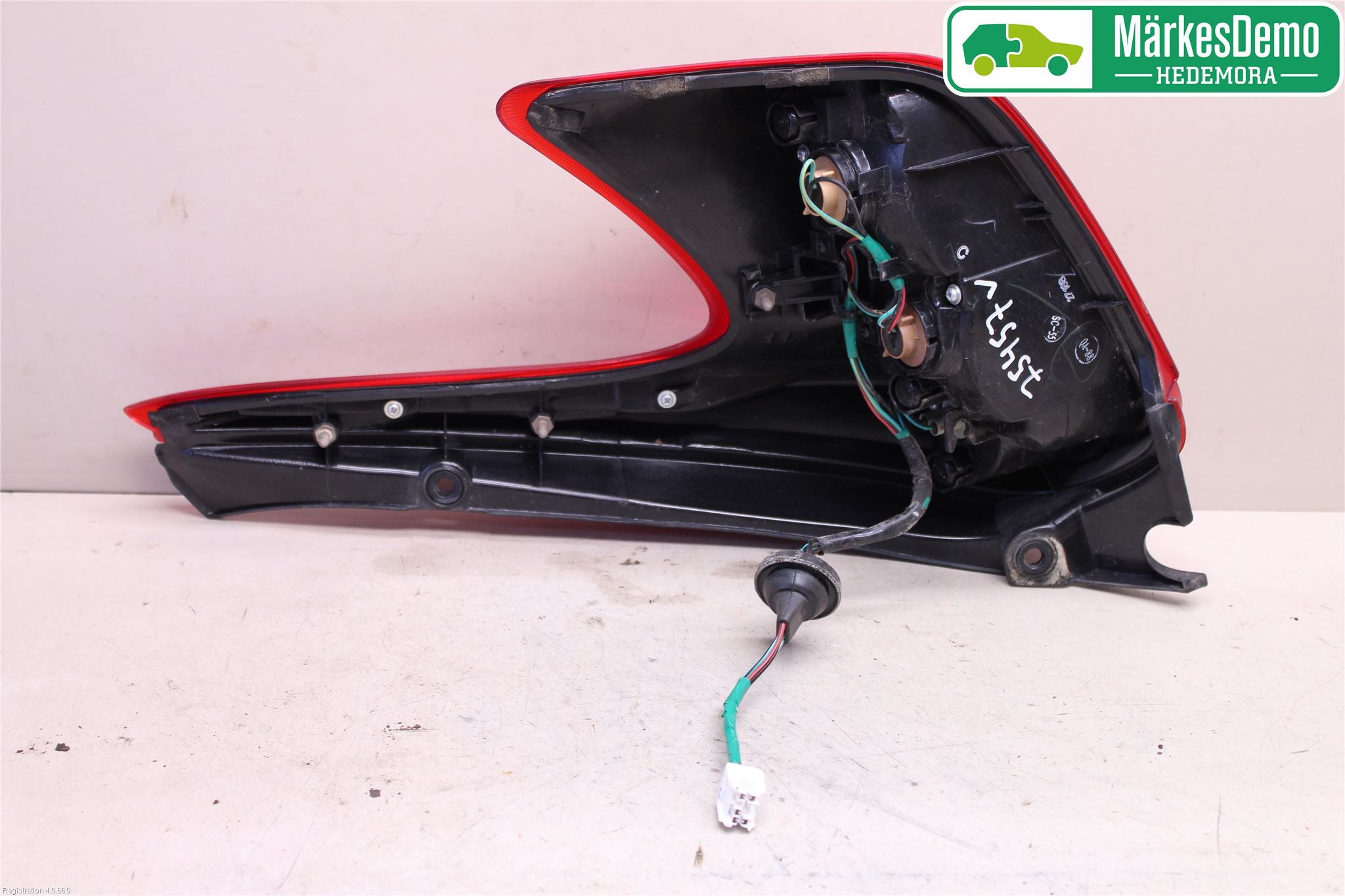 Nissan JUKE 10-14 Baklykt Venstre