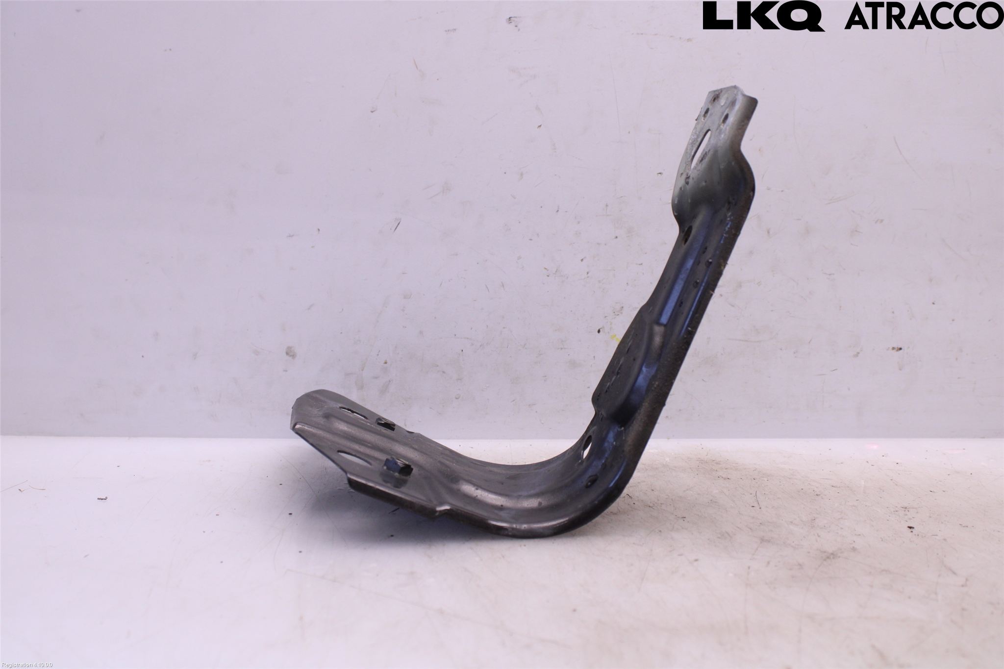 Volkswagen VW PASSAT 11-14 Fenderfeste Foran Høy