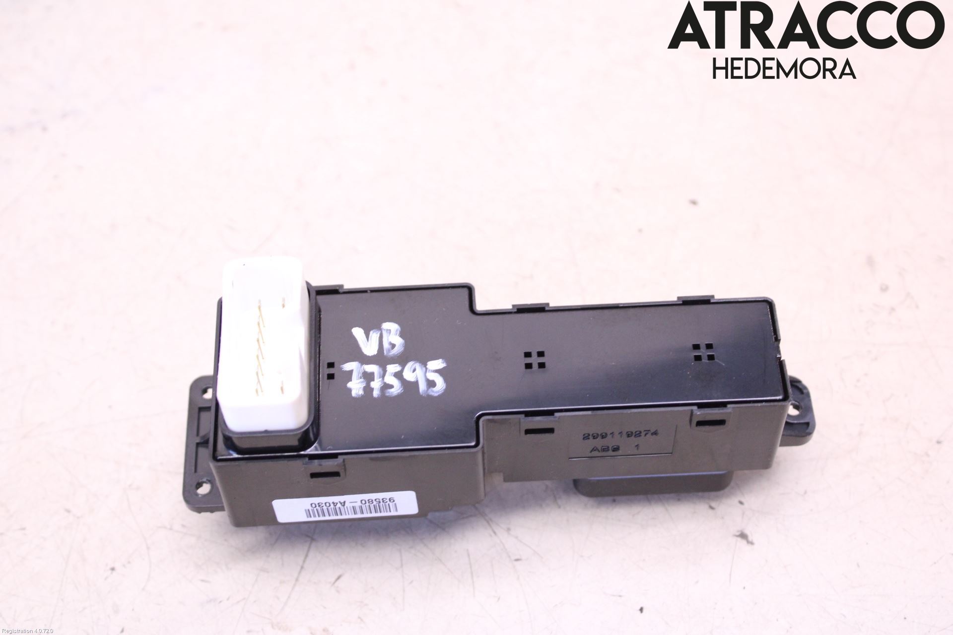 Kia CARENS III 13-19 Bryter Vindusheis