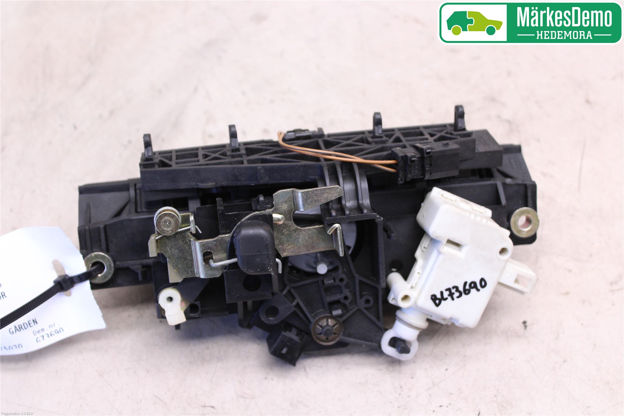 Audi A6/S6     97-05 Bakluke Handtak Ytre