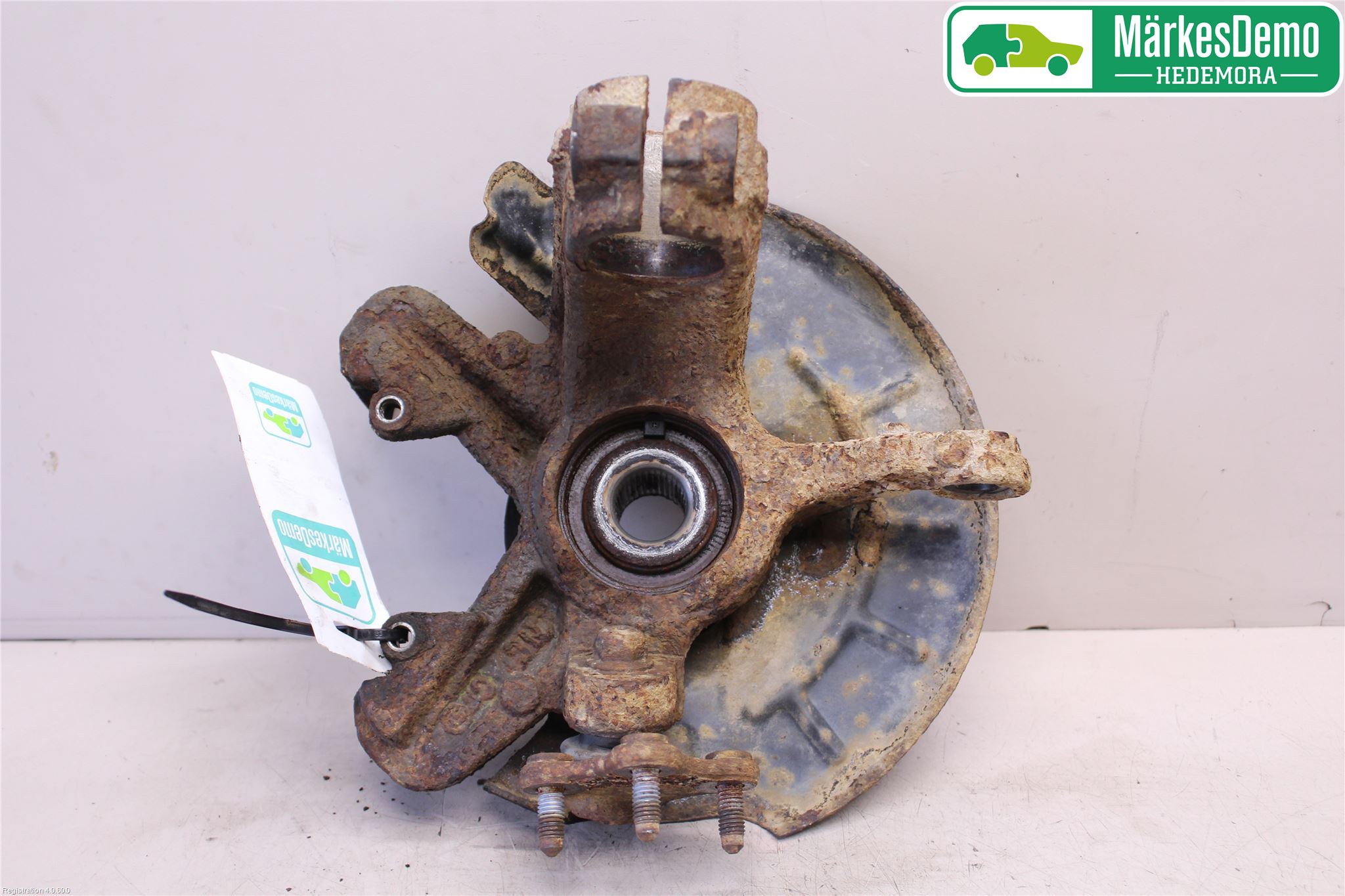 Volkswagen VW POLO 10-17 Spindel Hf