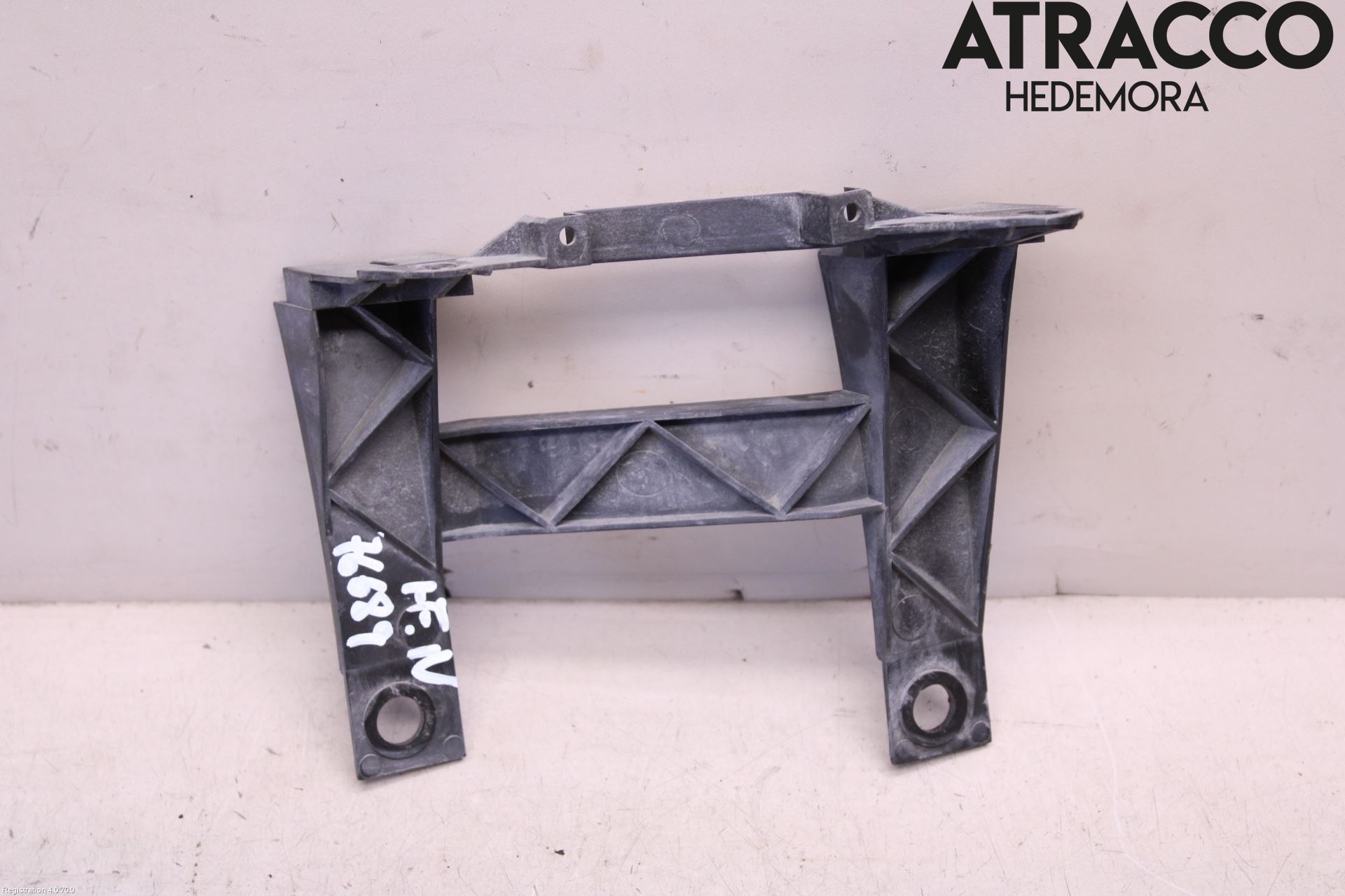 Volkswagen VW TRANSP/CARAVELLE (T5) 04-15 Frontlykt Holder-Feste