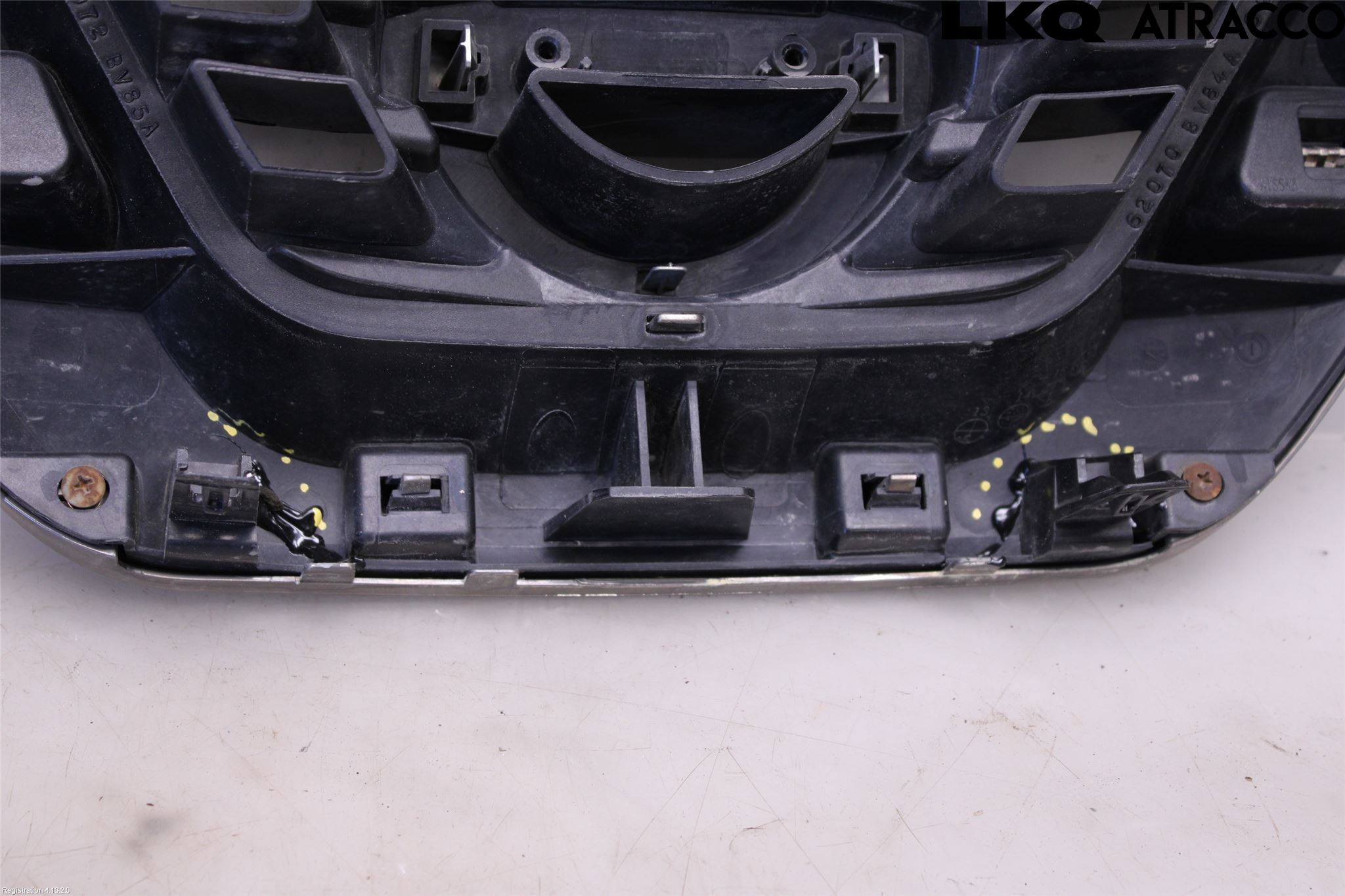Nissan JUKE 14-19 Grill Komplett