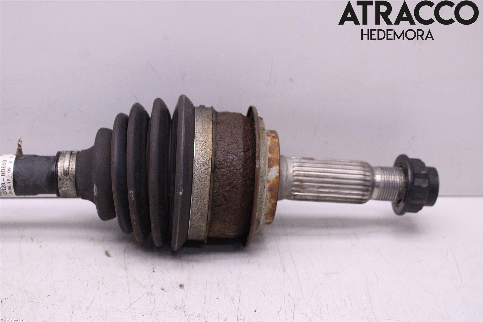 Toyota YARIS XP130 15-20 Drivaksel Foran Kompl Venstre