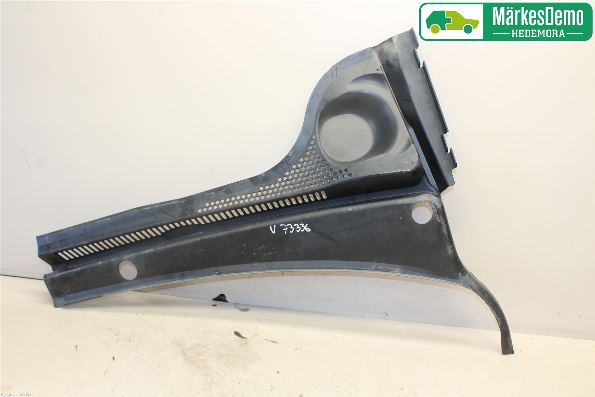 Volkswagen VW JETTA VI 11- Visker Deksel-Grill-Under Frr