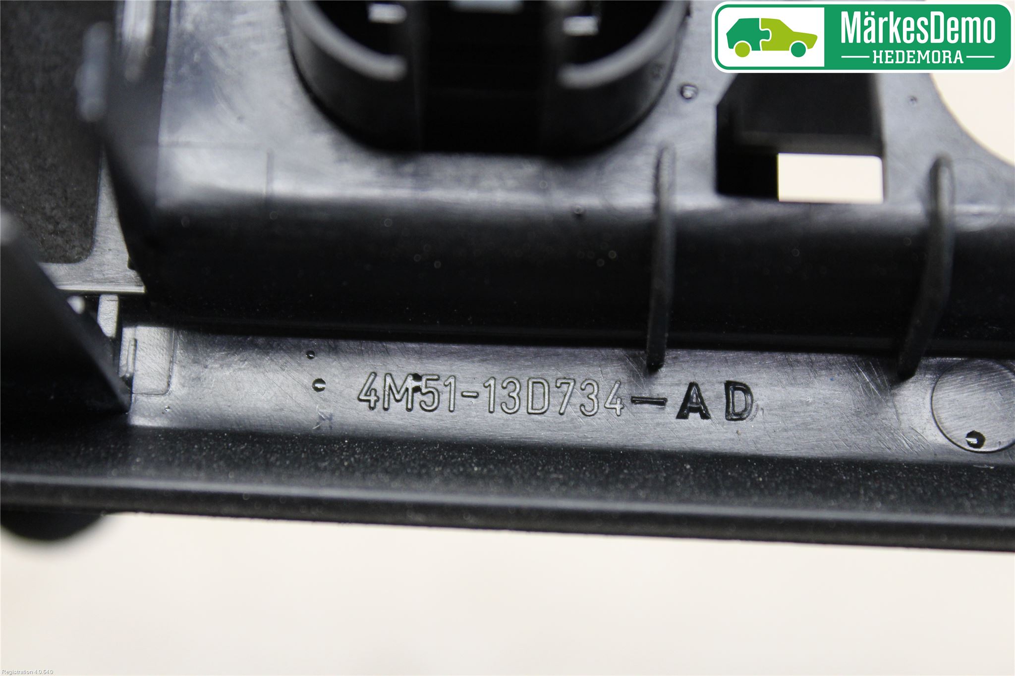 Ford FOCUS     04-07 Instrument Ramme