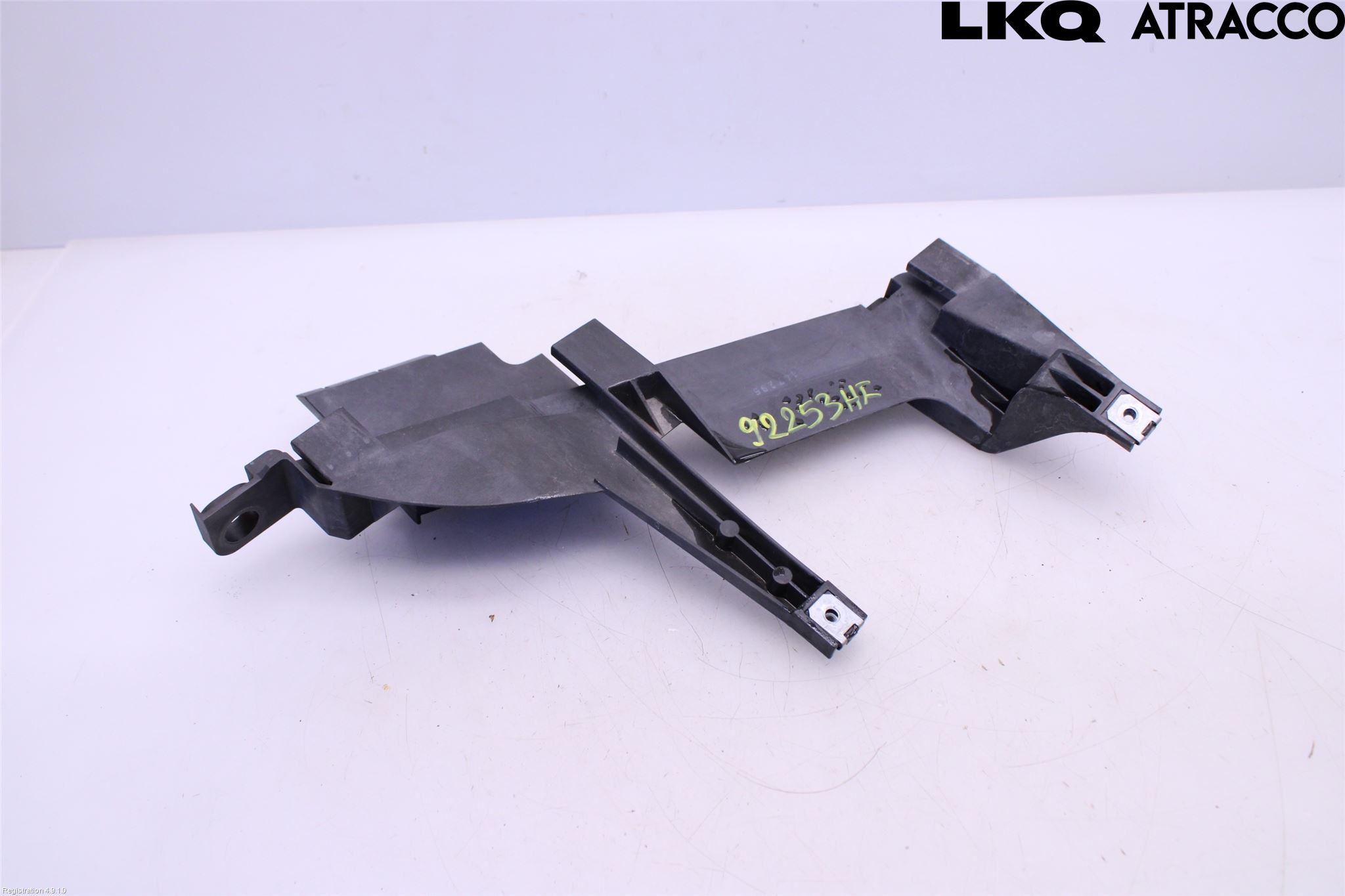 BMW X3 E83     03-10 Frontlykt Holder-Feste