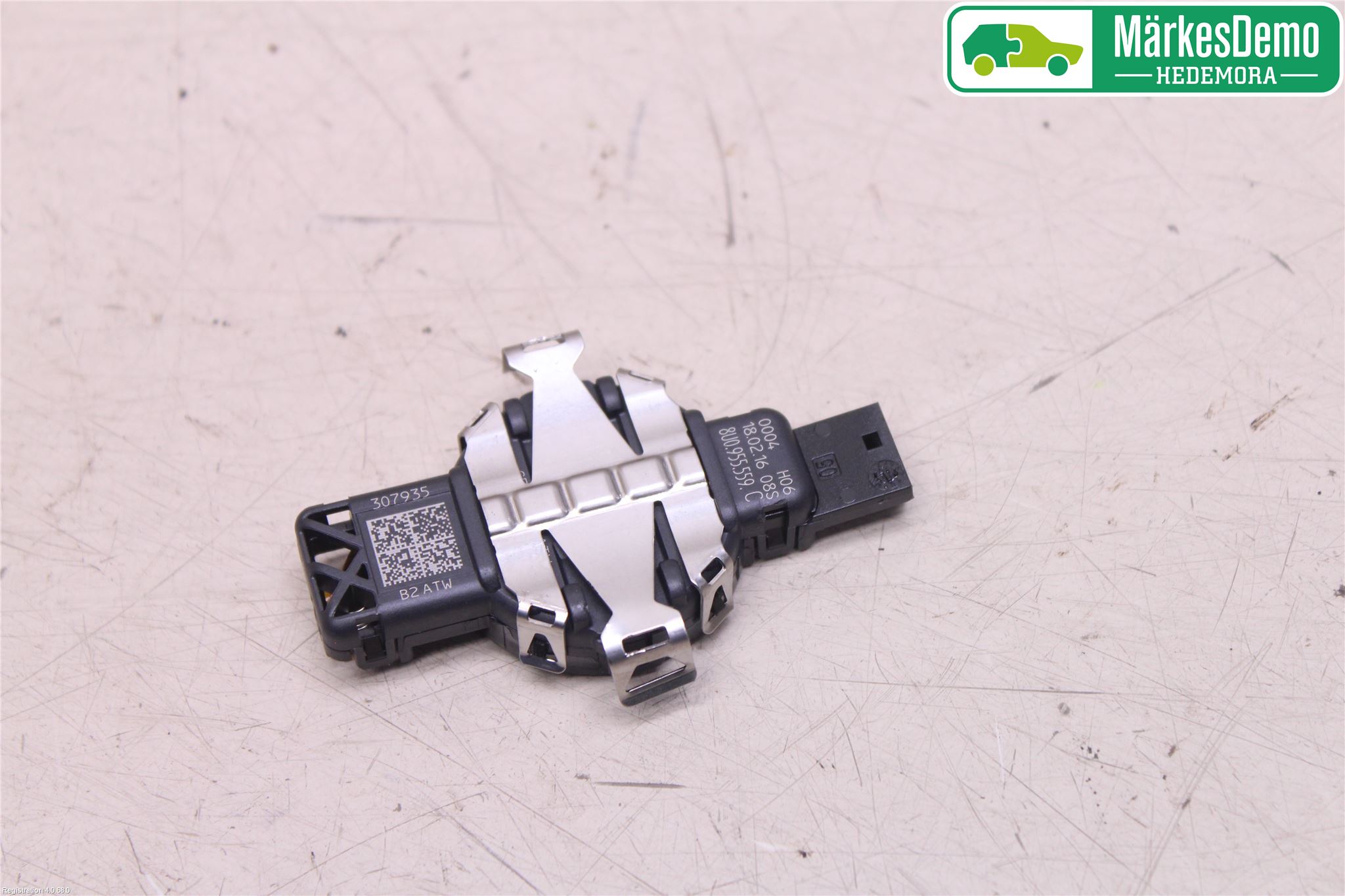 Audi A4/S4 B9 16-19 Sensor Regnsensor
