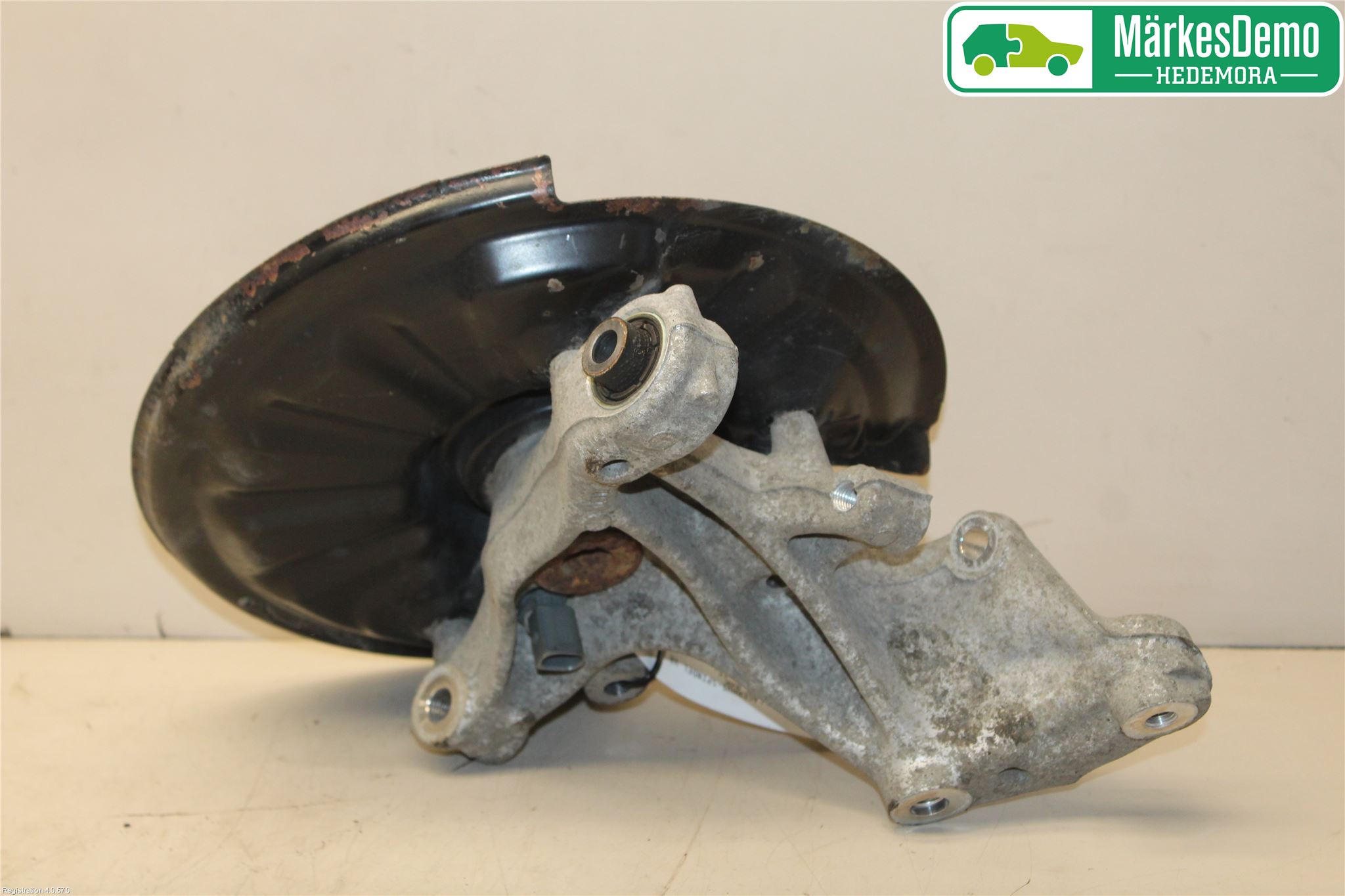 Volkswagen VW PASSAT 15-19 Spindel Vb