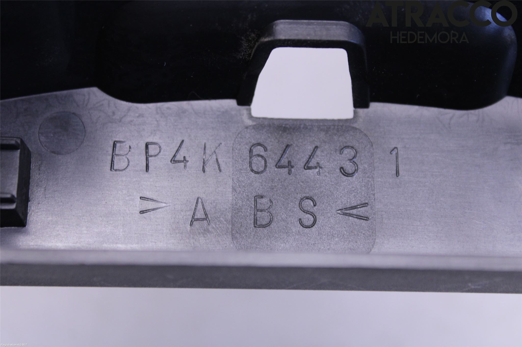Mazda 3 I 07-08 Innr Koppholder