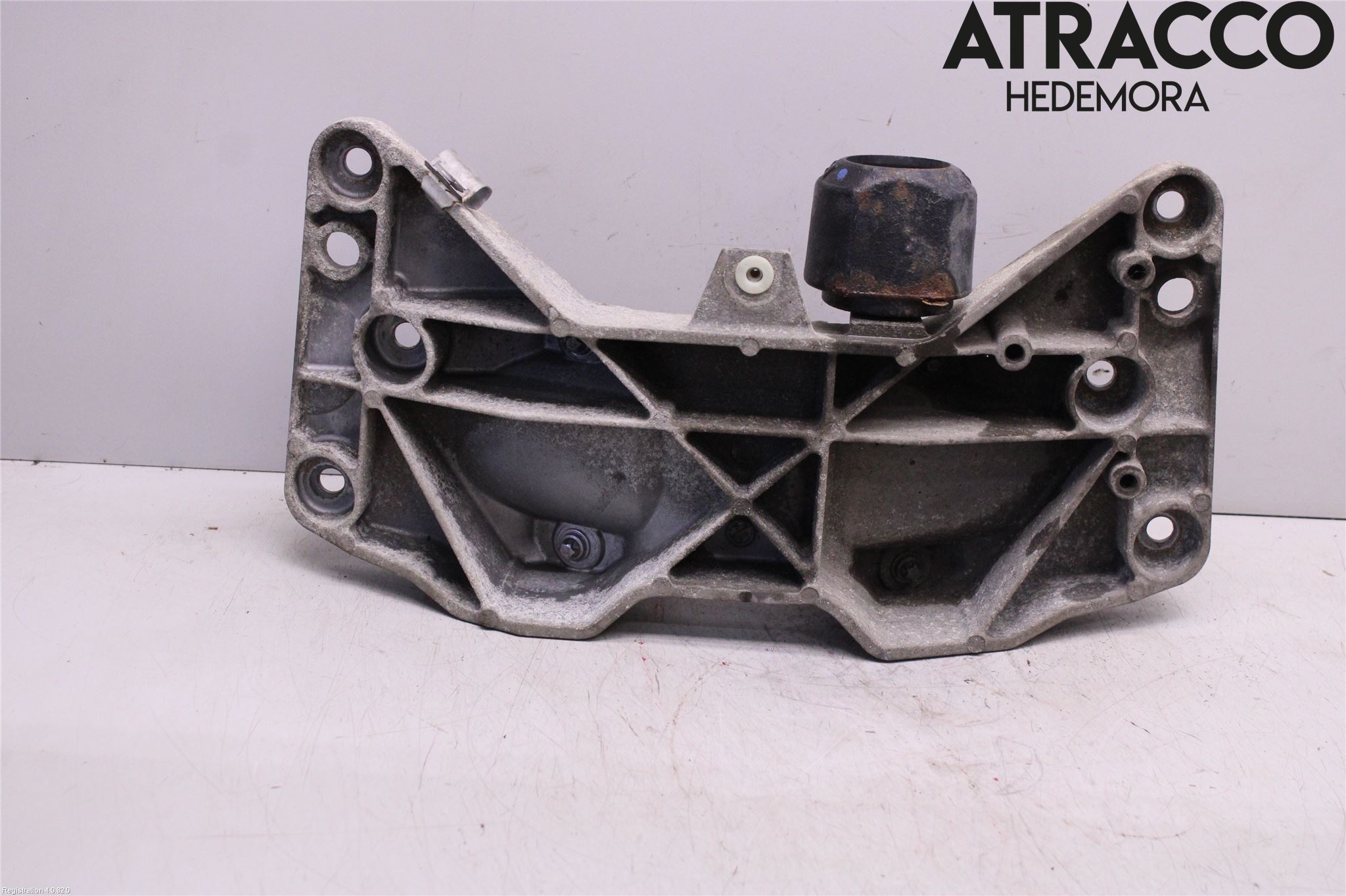 BMW 5 F10/F11/F18 09-17 Gearkasse Bjelke - Travers