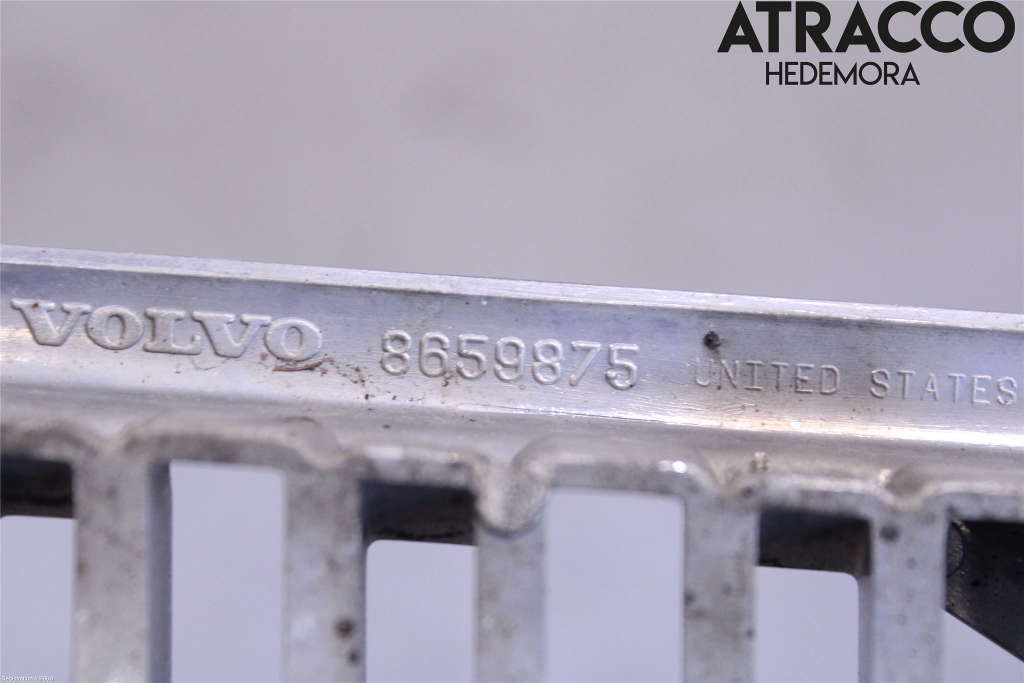 Volvo V70 00-04 Grill Komplett