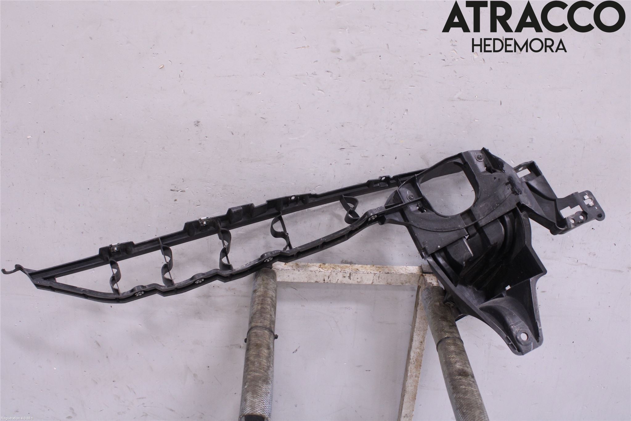 BMW X5 E70 07-13 Frontskjermfeste Venstre