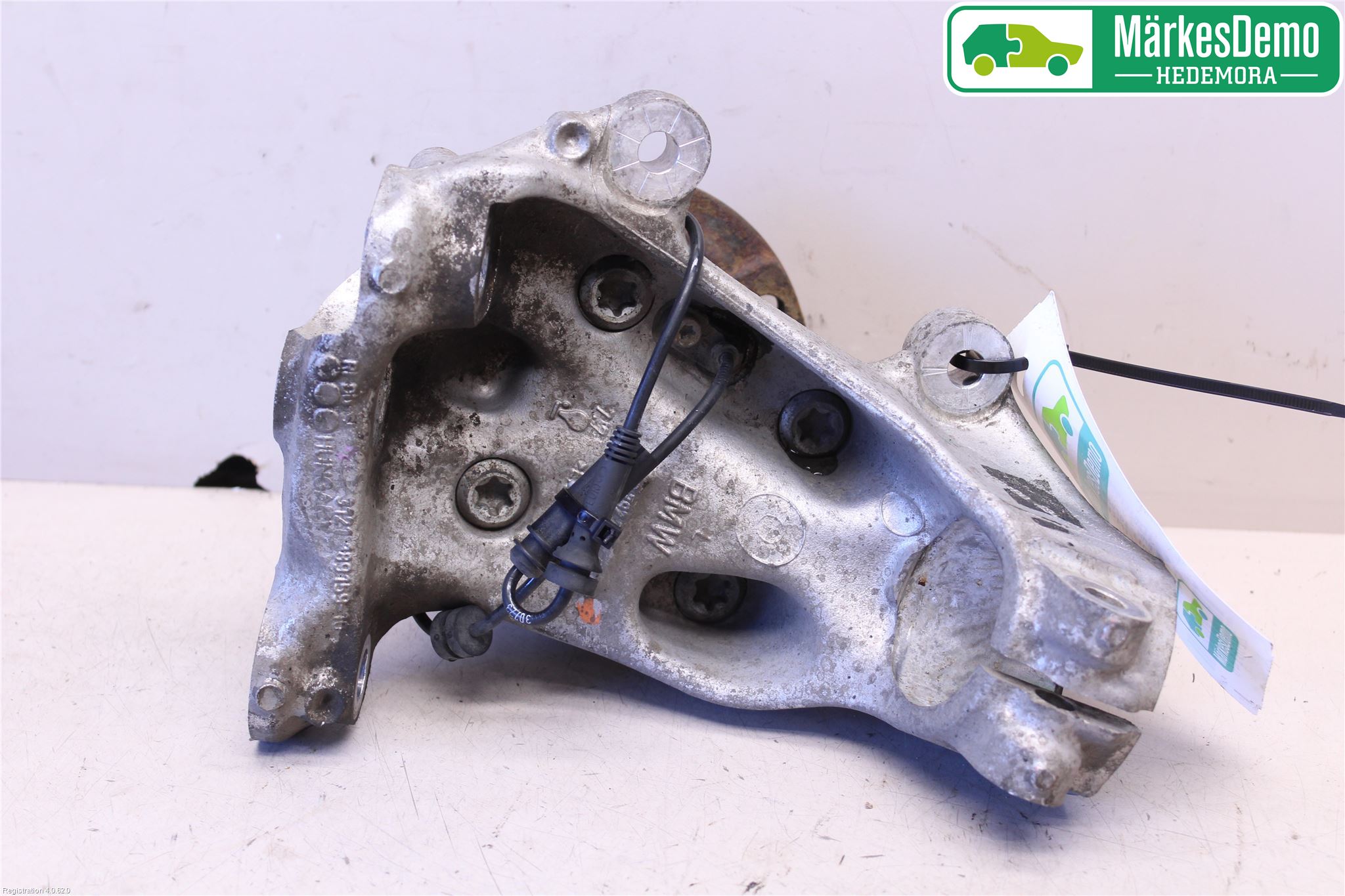 BMW 1 F20/F21 11-19 Spindel Vf