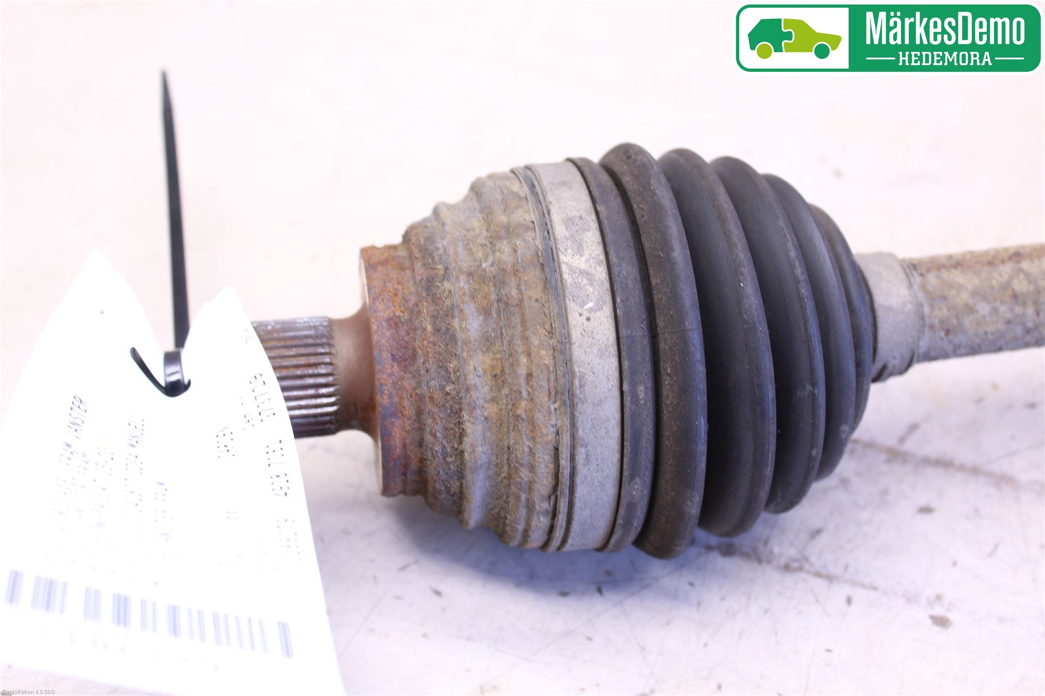 Volkswagen VW PASSAT 05-11 Drivaksel Foran Kompl Venstre