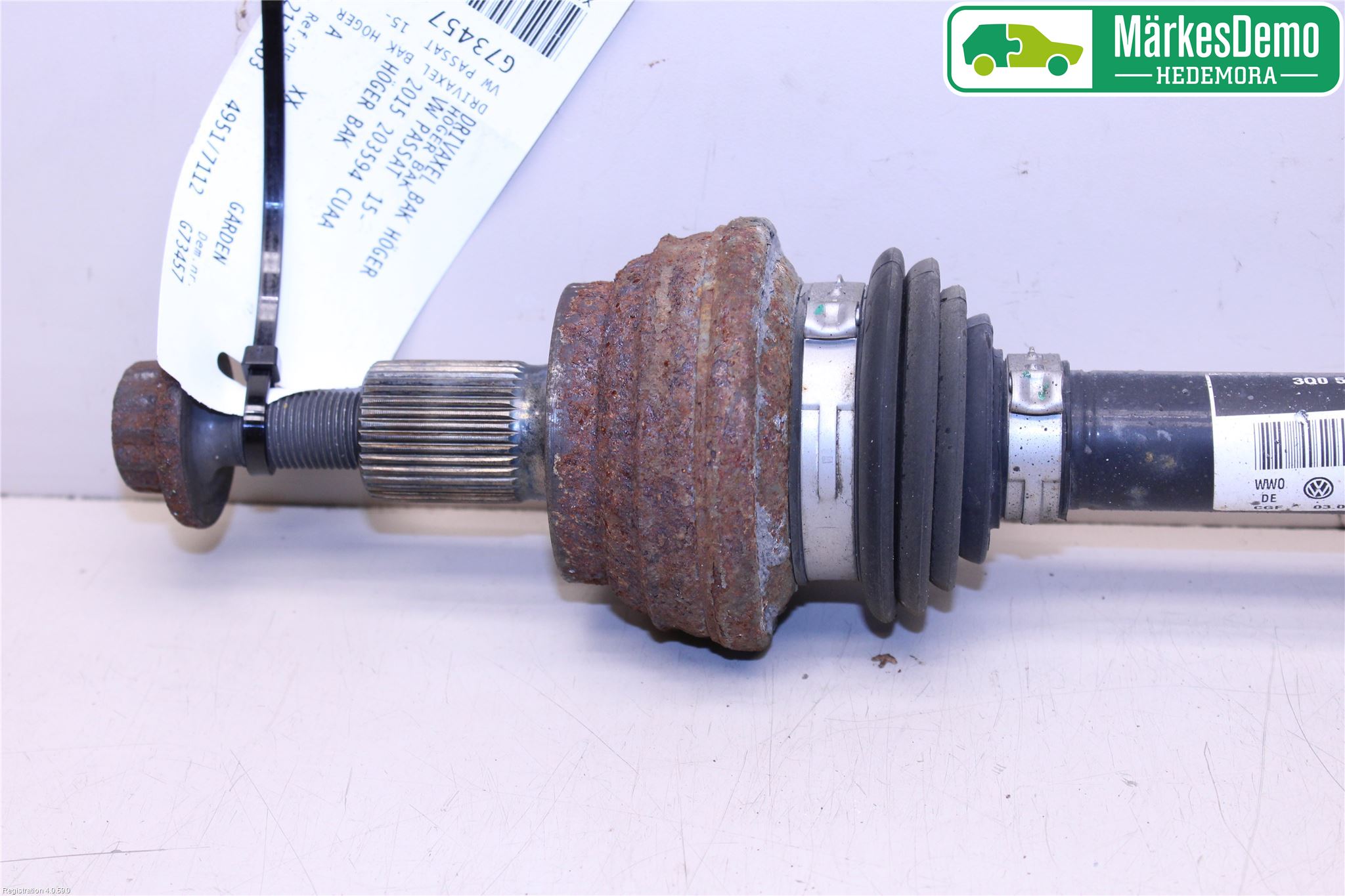 Volkswagen VW PASSAT 15-19 Drivaksel Bak Kompl Venstre