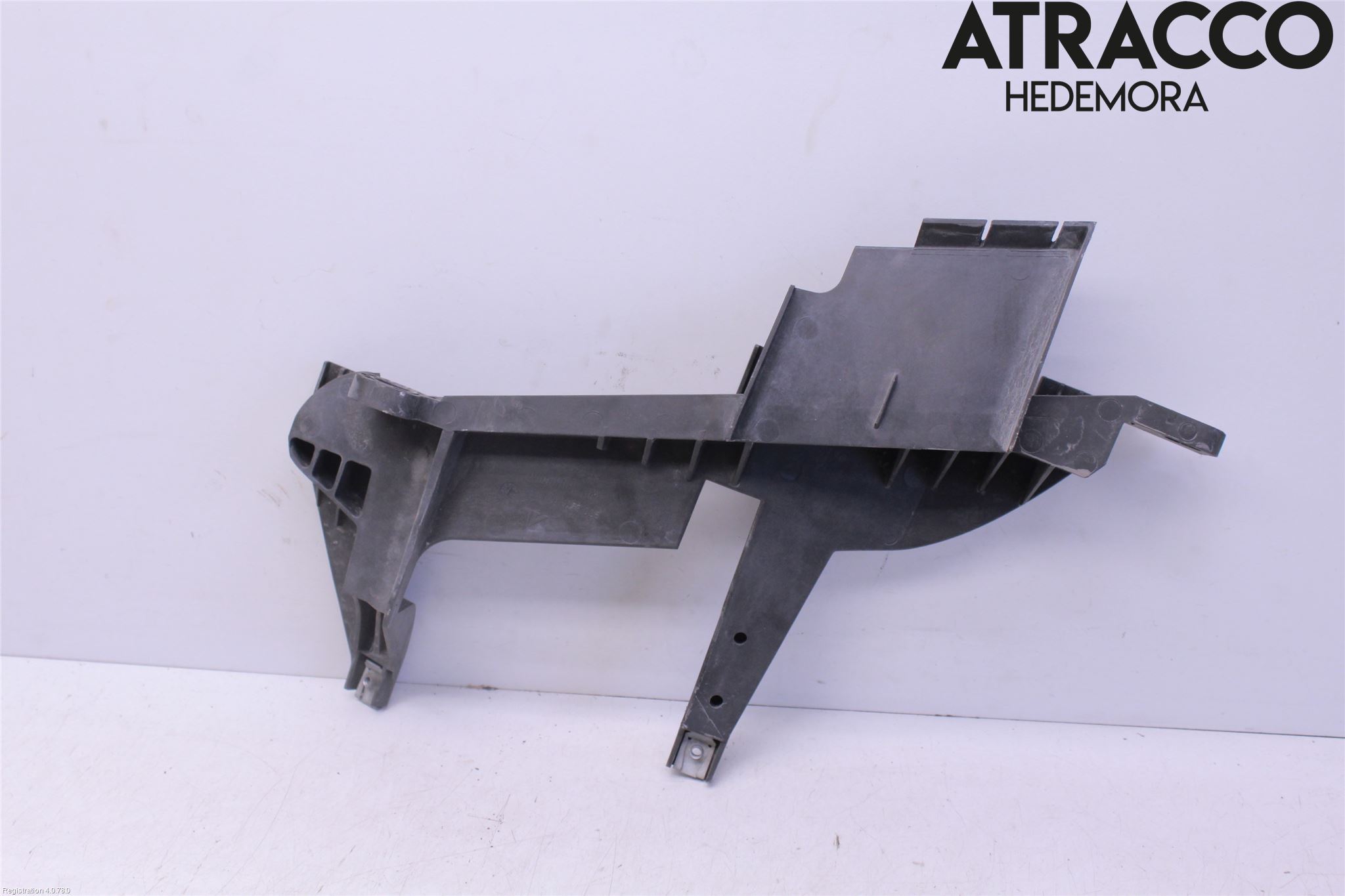BMW X3 E83     03-10 Frontlykt Holder-Feste