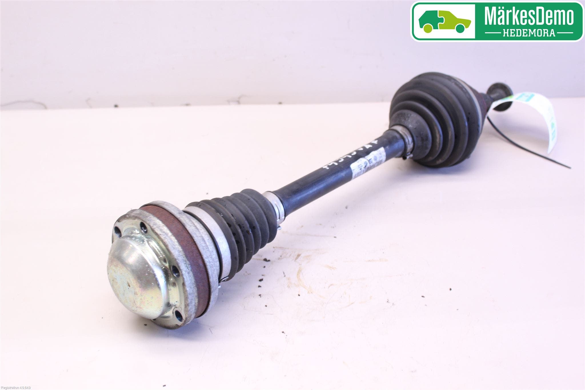 Volkswagen VW GOLF PLUS/CROSS GOLF 04-14 Drivaksel Foran Kompl Venstre