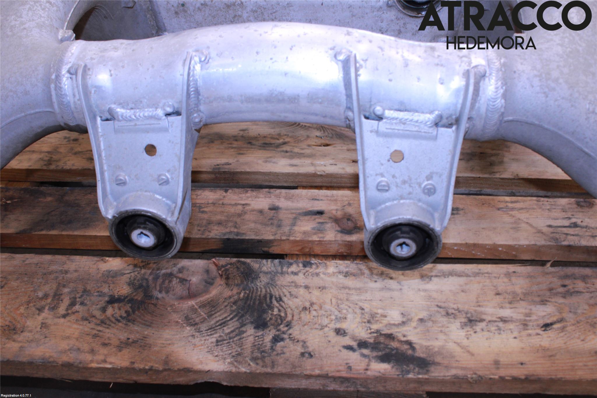 BMW 5 G30/G31/F90 17-23 Bakaksel Feste Travers-Ramme