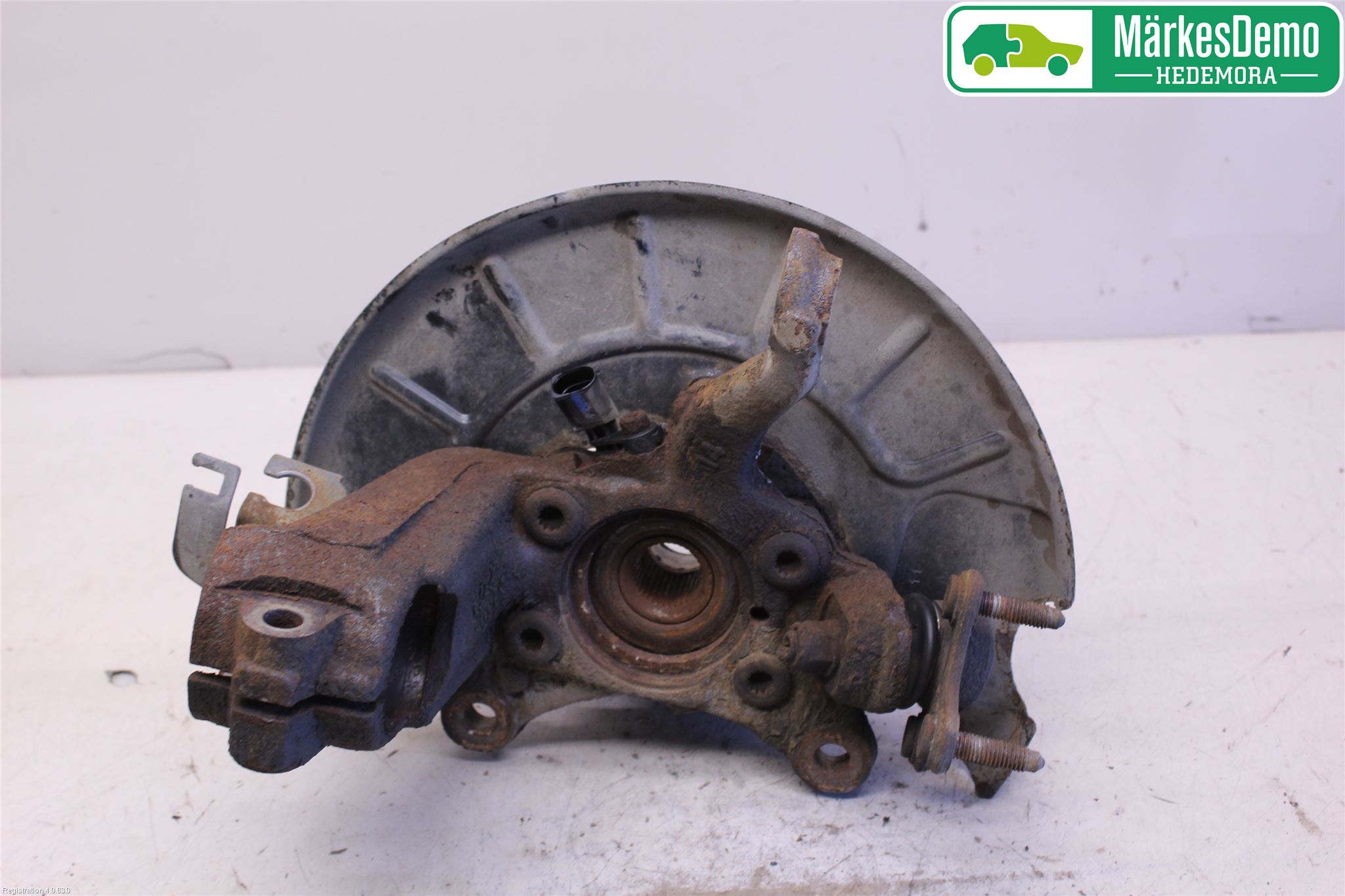 Volkswagen VW JETTA VI 11- Spindel Hf